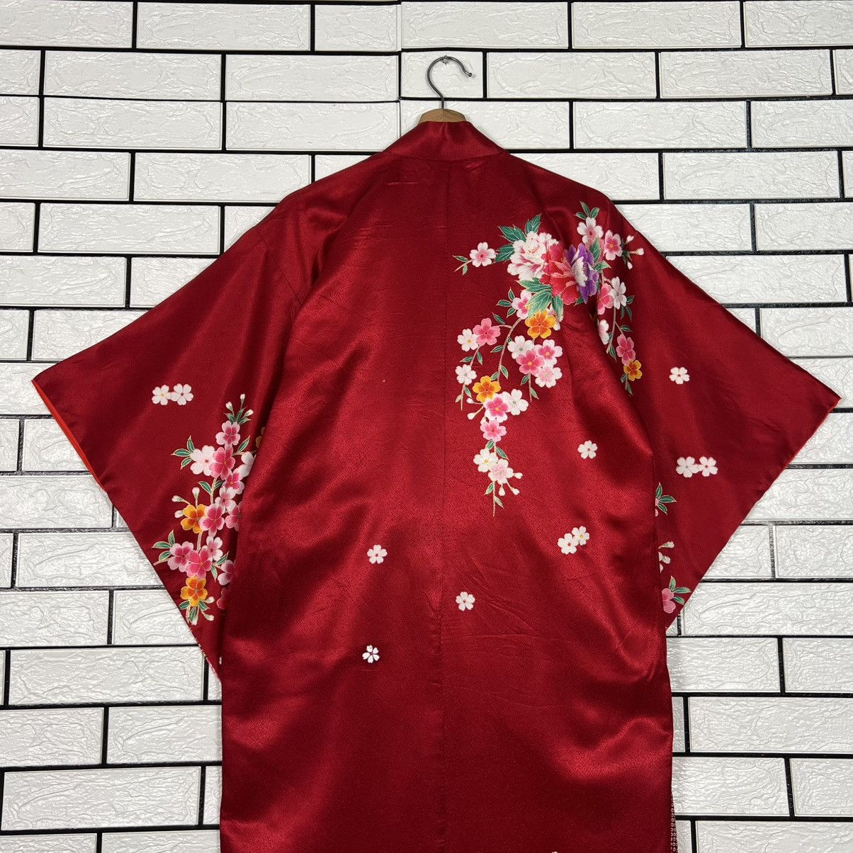 Japanese Brand Embroidered Gosho Guruma Sakura Floral Kimono #4151-C190 Size ONE SIZE - 15 Thumbnail