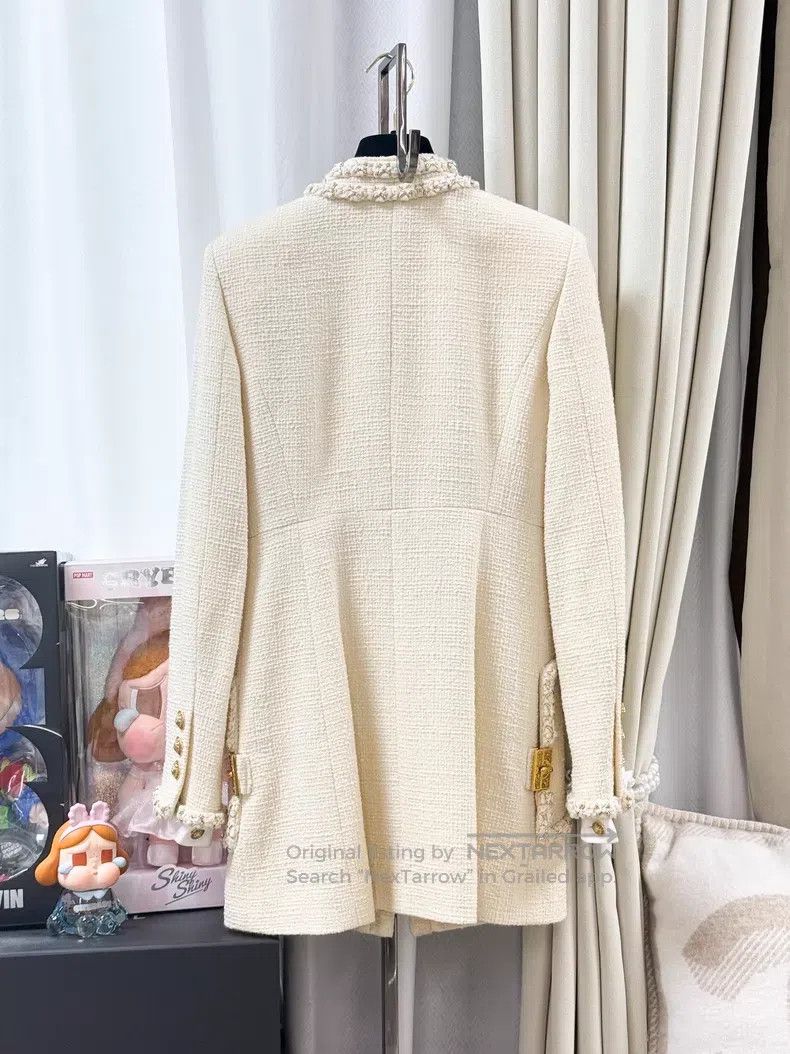 Chanel Chanel Beige gold buckle white moonlight rolled edge two p Size XXS / US 00 / IT 34 - 3 Thumbnail