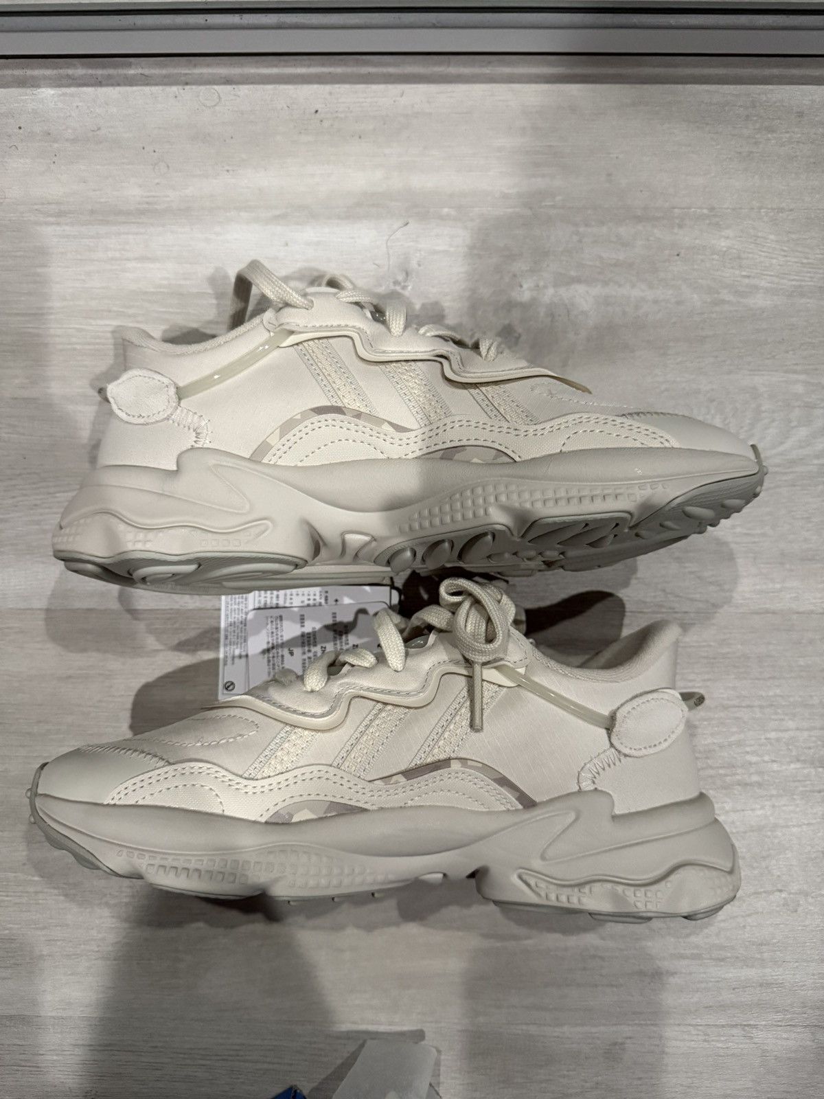 Adidas Adidas Ozweego Size US 5.5 / IT 35.5 - 1 Thumbnail