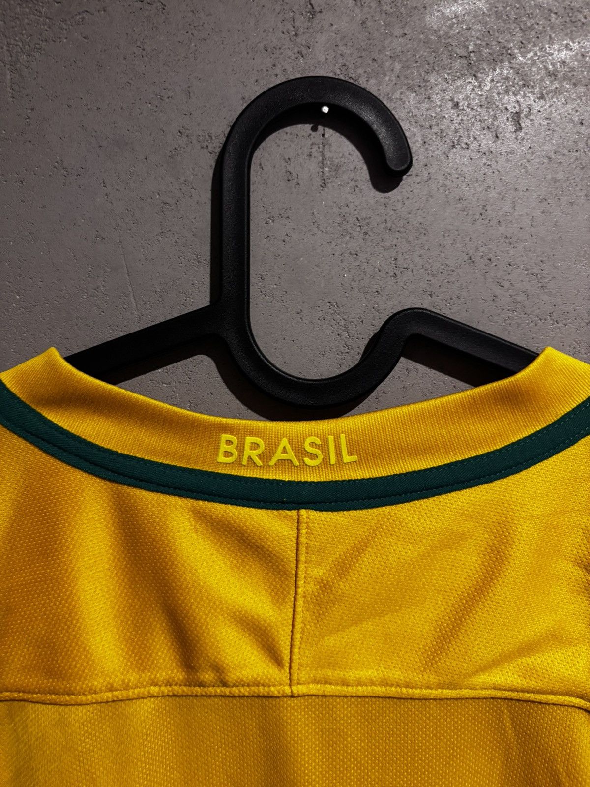 Nike Nike vintage brazil football jersey Neymar Jr 10 Size US L / EU 52-54 / 3 - 11 Thumbnail