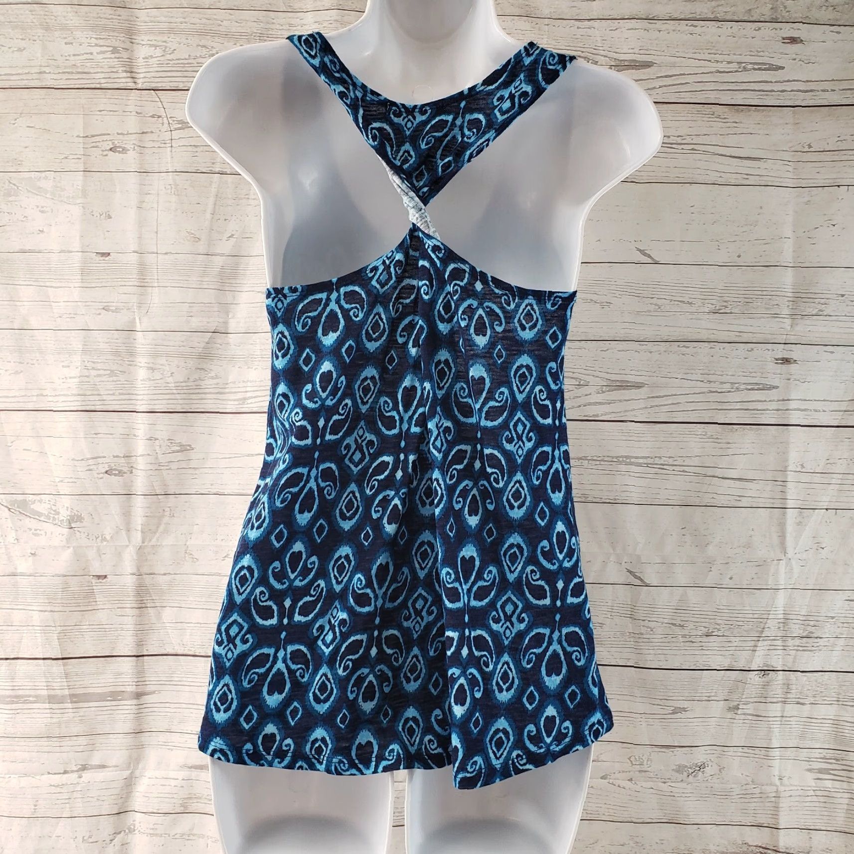 Twisted X Fresh Produce Womens Tank Top Size Small Blue Twisted Back Scoop Neck Shirt Sleeveless Casual Basic Colorful 90s Womens Size S / US 4 / IT 40 - 3 Thumbnail