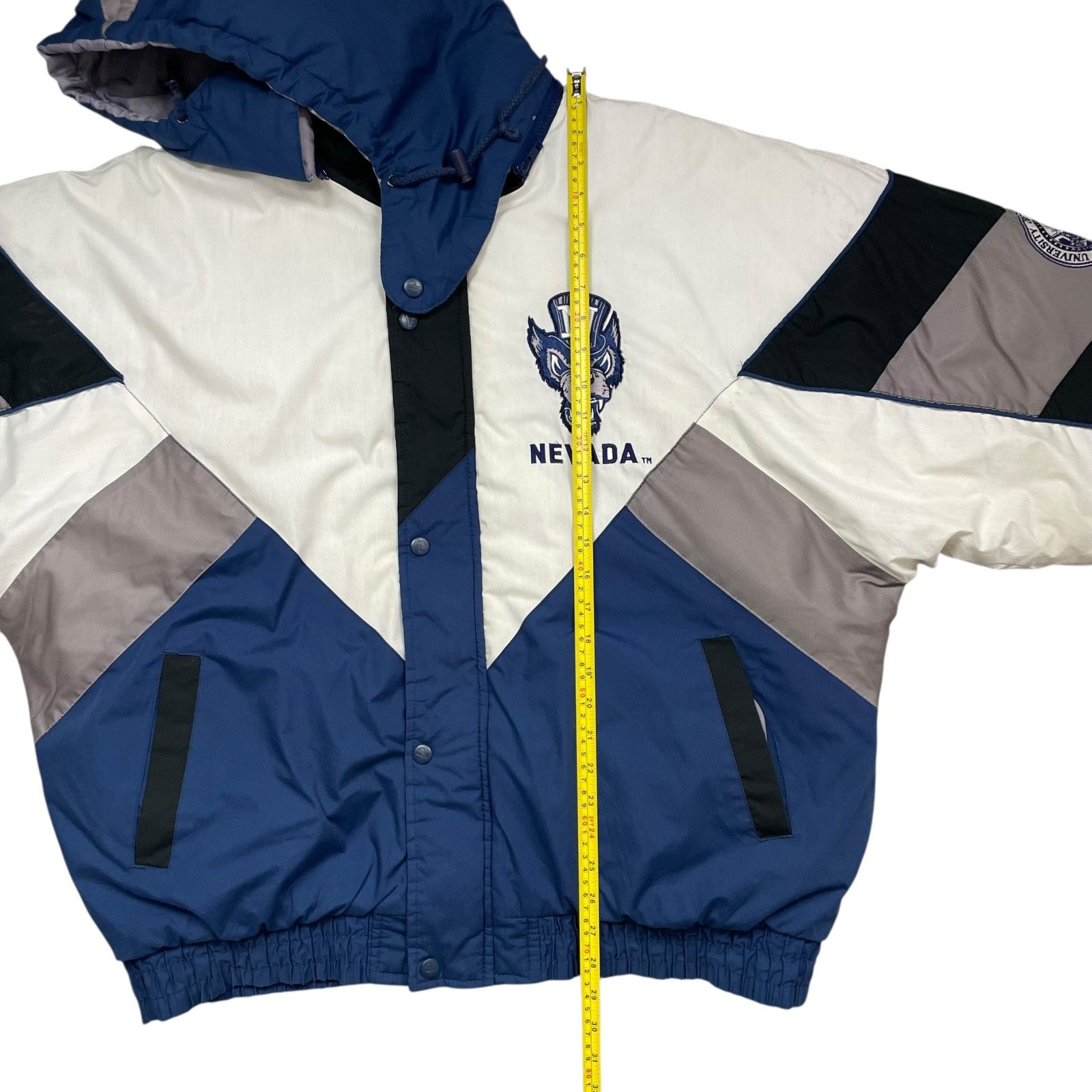 NCAA VTG 90s NCAA NEVADA WOLFPACK PRO PLAYER HOODED PUFFER JACKET Size US XL / EU 56 / 4 - 9 Thumbnail