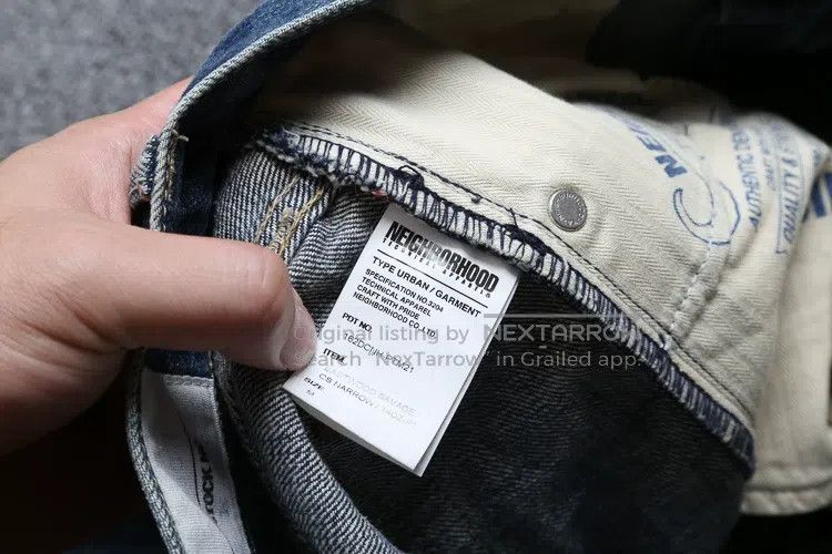 Neighborhood Neighborhood size M Distressed Patch King of Cows Jeans, S Size US 27 - 9 Thumbnail