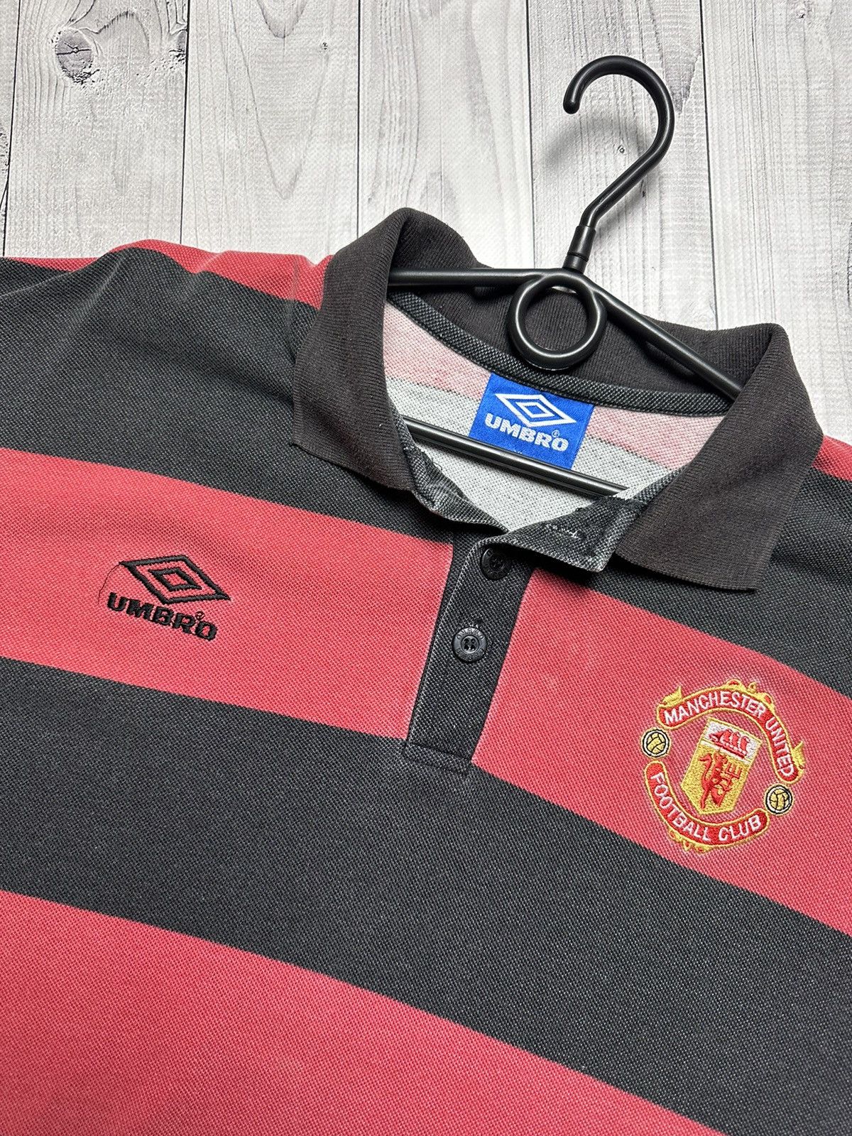 Umbro × Vintage Vintage Umbro Manchester United soccer polo size M striped Size US XL / EU 56 / 4 - 3 Thumbnail