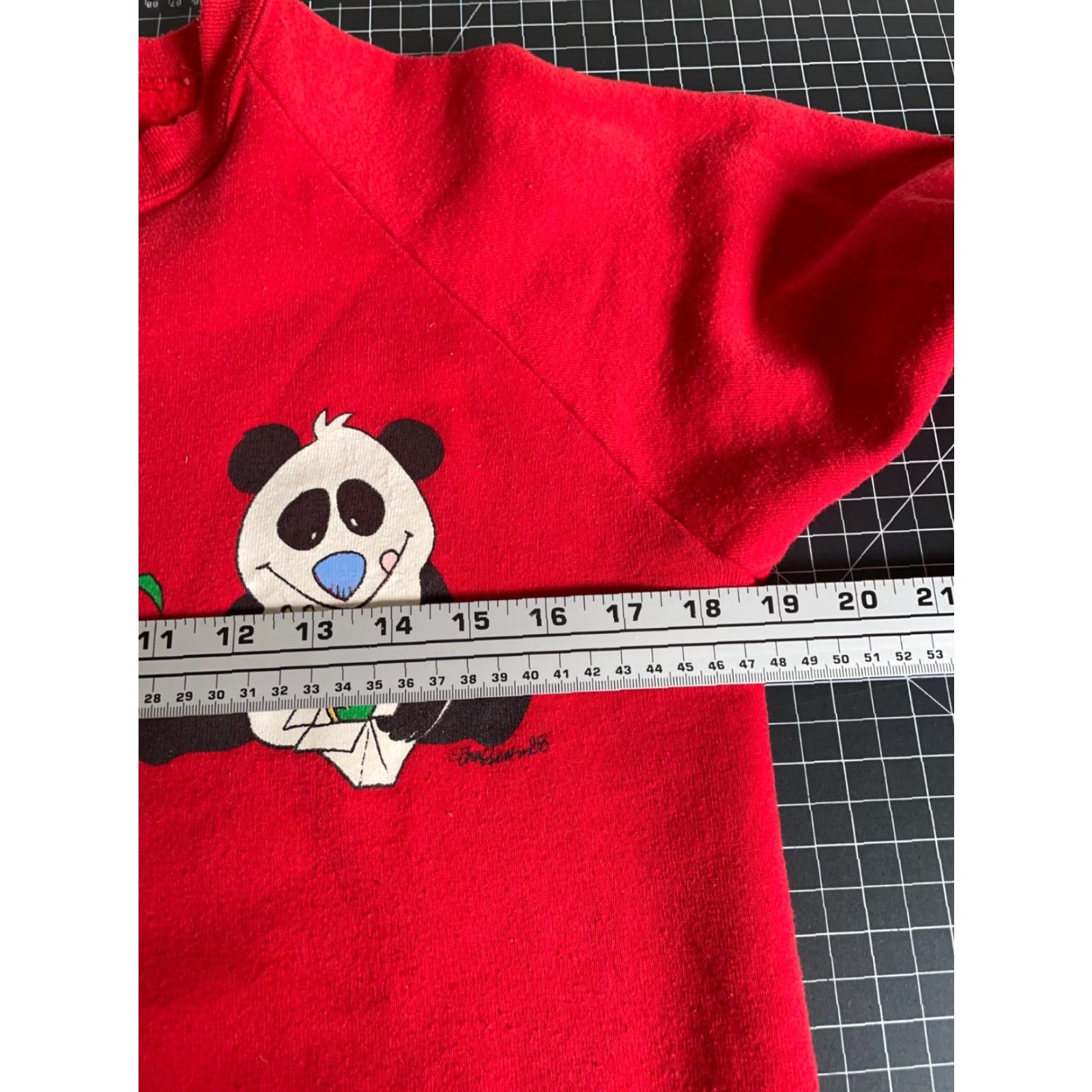Vintage VINTAGE Screen Stars Sweatshirt Adult S Red Raglan Sleeve 80s Panda Graphic Print Crew Neck Pullover Size US S / EU 44-46 / 1 - 5 Thumbnail