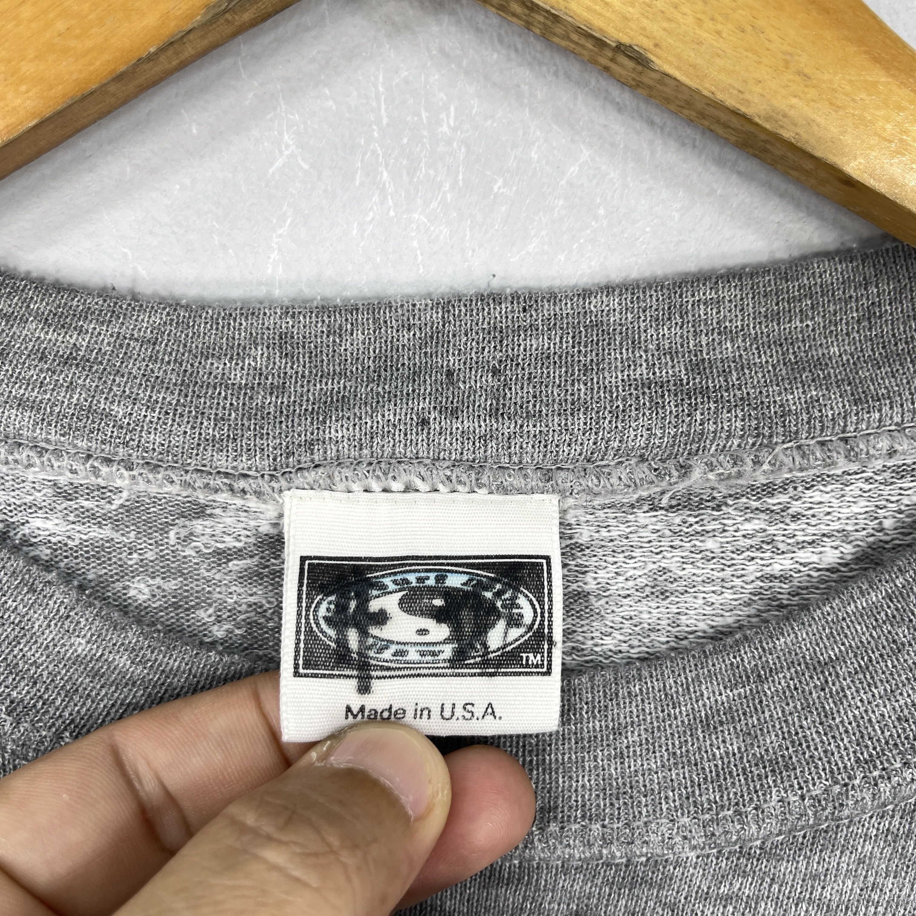 Vintage Vintage 90s T&C Surf Back Hit Distressed Sweatshirt Size US M / EU 48-50 / 2 - 6 Thumbnail