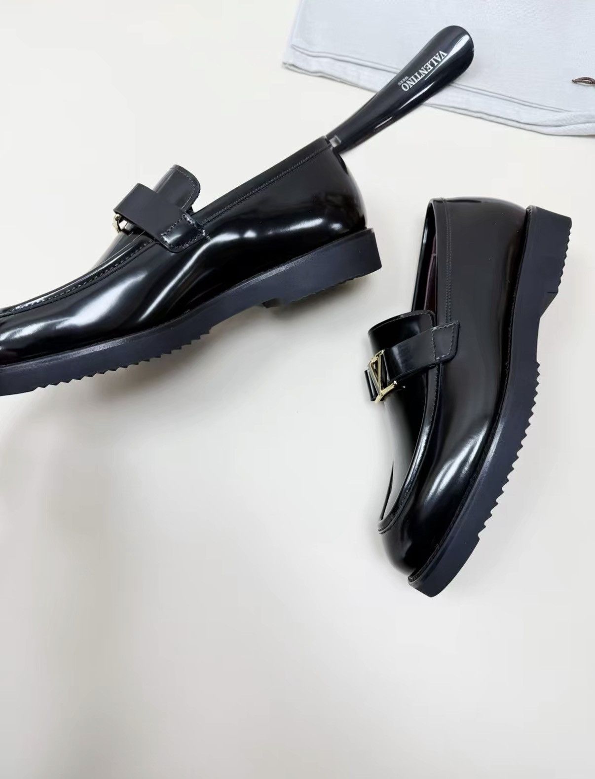 Valentino VALENTINO Thick & Light Sole Casual Leather Shoes J30 Size US 7 / EU 40 - 3 Thumbnail