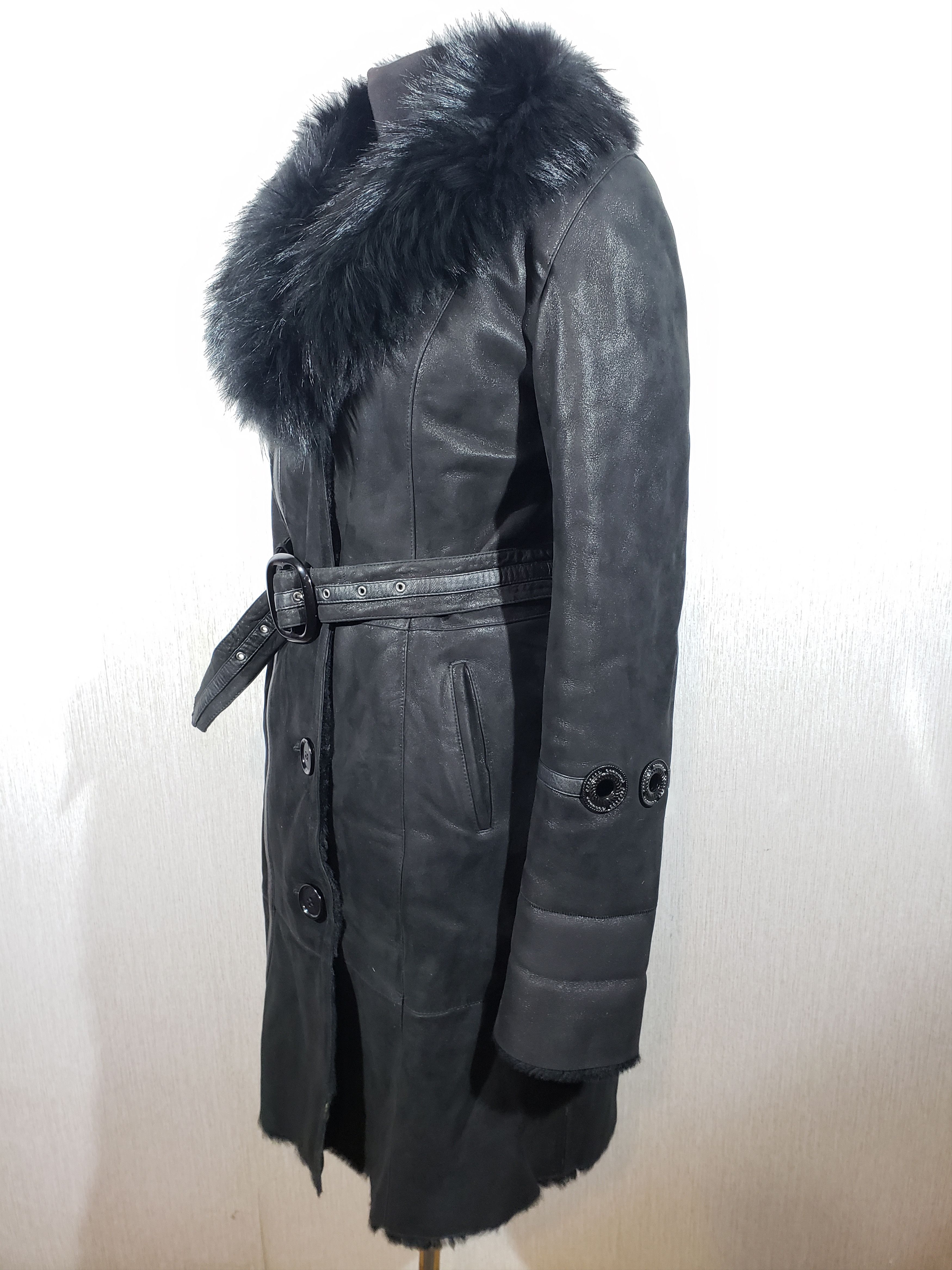 Other Stylish black sheepskin coat with a warm fluffy collar. Size L / US 10 / IT 46 - 2 Thumbnail
