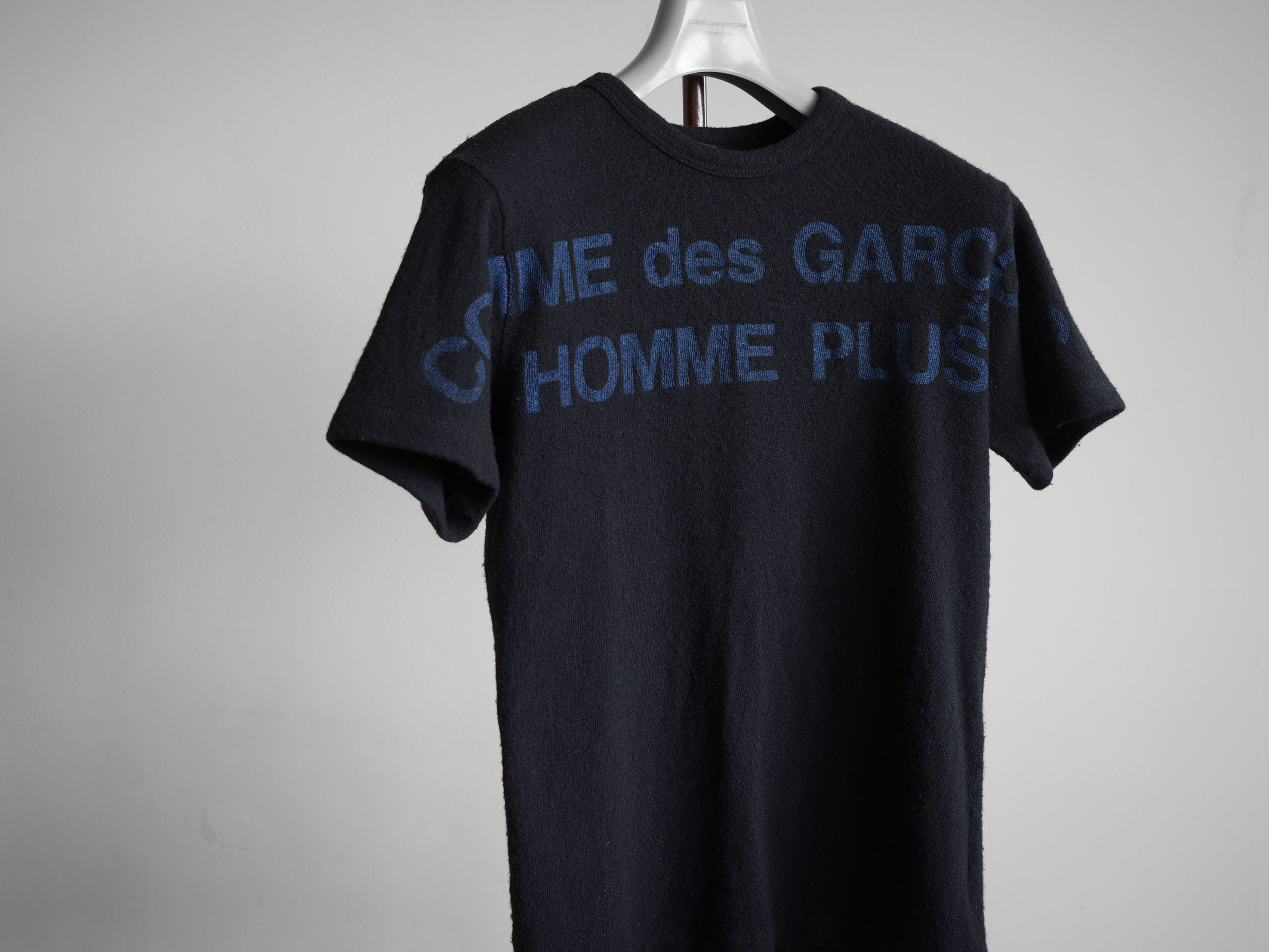 Comme des Garcons Homme Plus AD1999 COMME des GARÇONS HOMME PLUS LOGO PRINT T-SHIRT Size US S / EU 44-46 / 1 - 3 Thumbnail