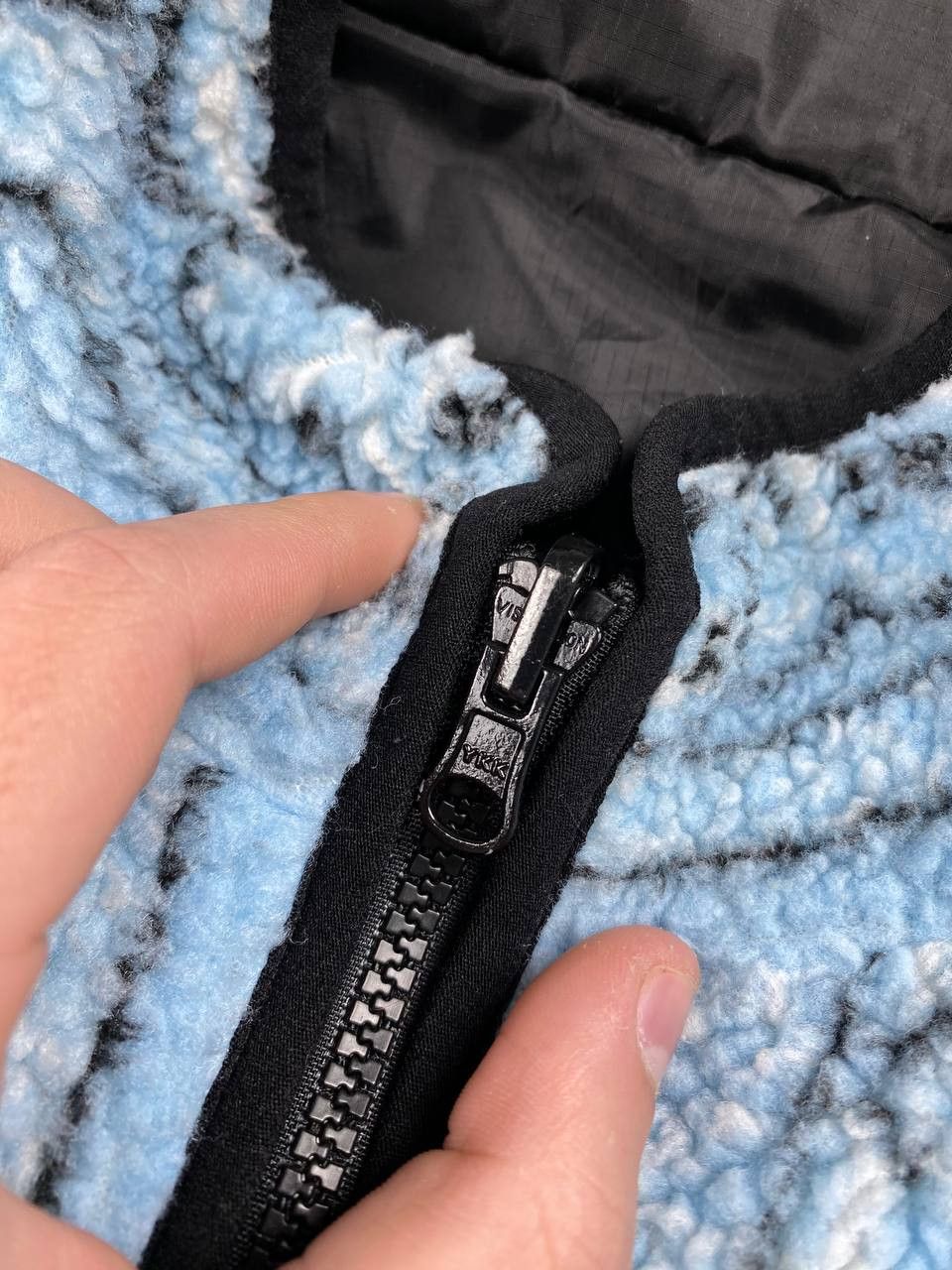 Supreme Supreme Reversible Bandana Fleece Jacket Men Size M Blue Size US M / EU 48-50 / 2 - 6 Thumbnail