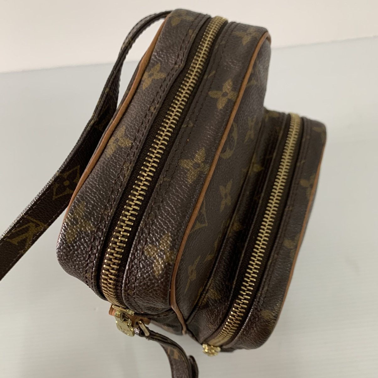 Louis Vuitton Louis Vuitton Amazon Monogram Slingbag Size ONE SIZE - 8 Thumbnail