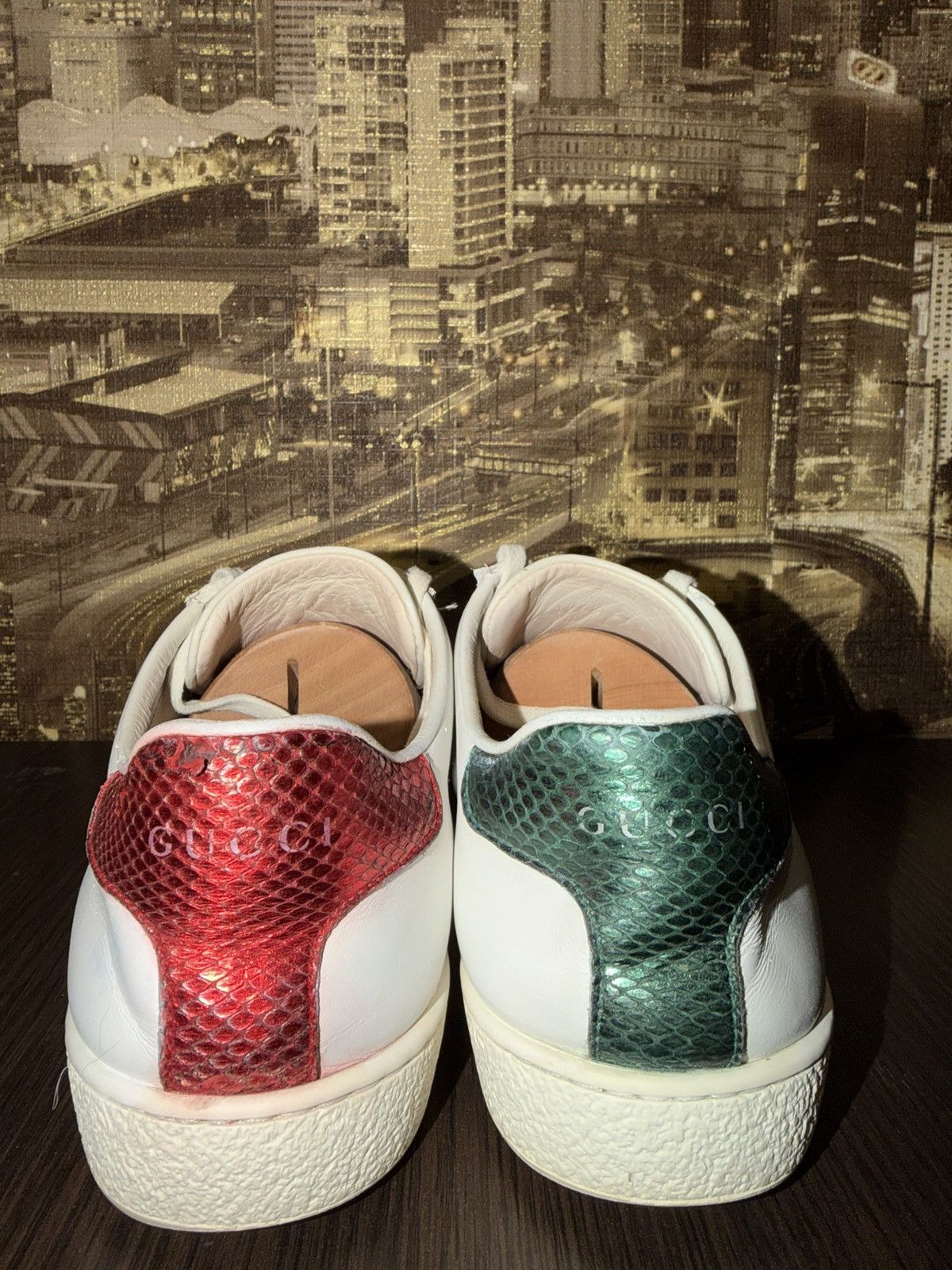 Gucci Gucci Ace Bee White Leather Low Top REd Green Snakeskin 37,5 Size US 7.5 / IT 37.5 - 7 Thumbnail