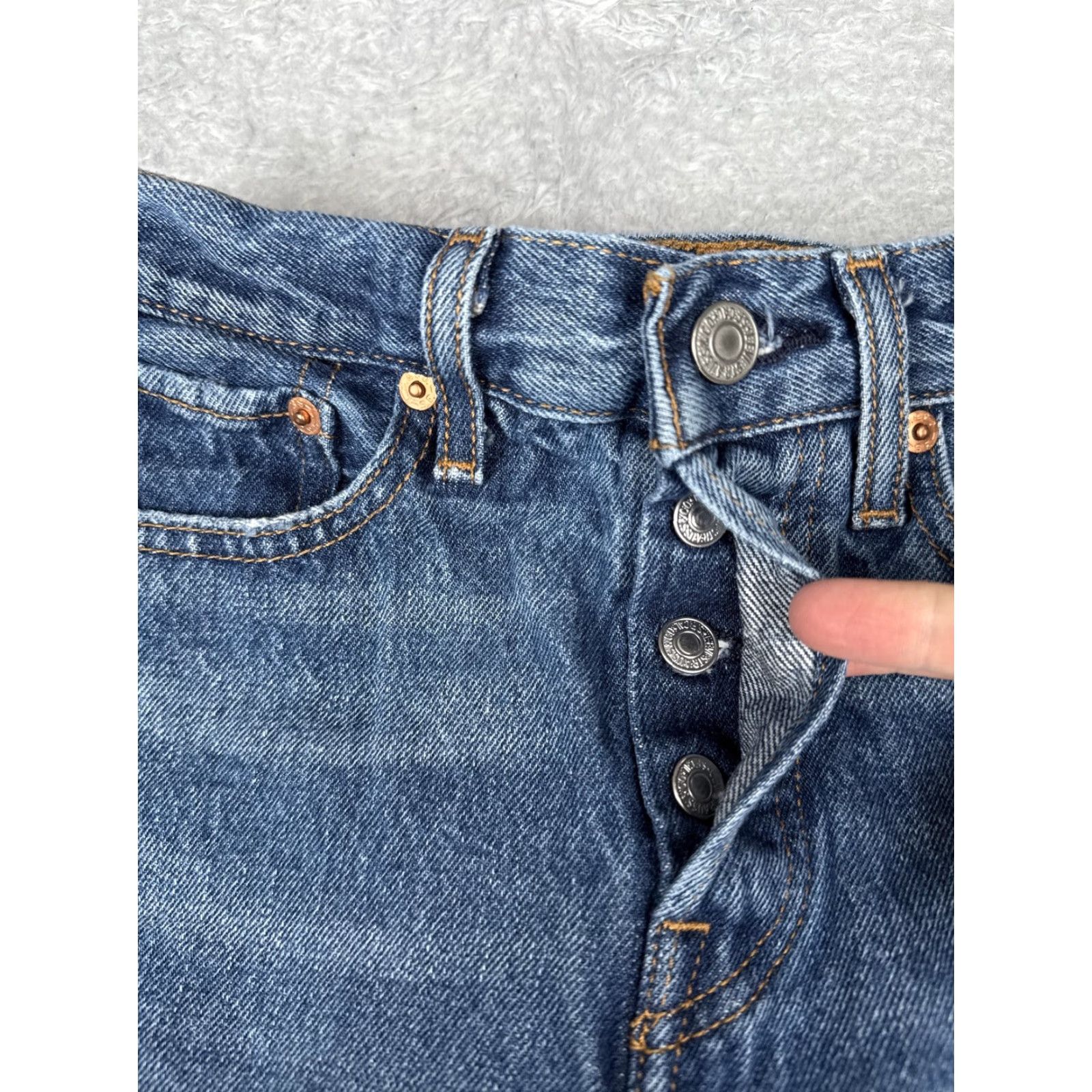 Levi's Levi's Jeans Women 24x28 Wedgie Straight High Rise Distressed Button Denim Blue 5-Pocket Regular Size 24 Womens Jeans Size 42" / US 20 - 5 Thumbnail