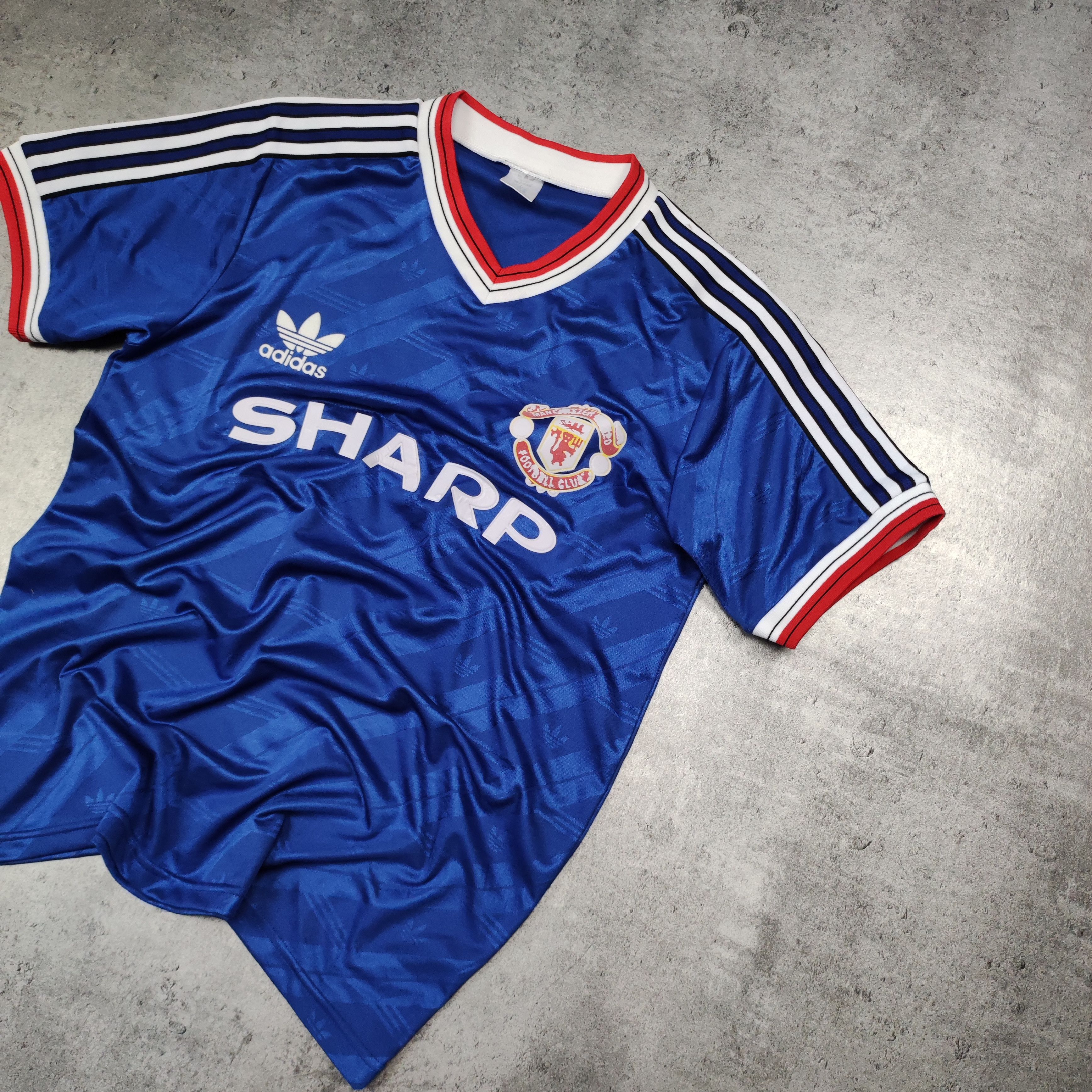 Vintage Vintage RARE Manchester United x Adidas 1992 Football Kit Size US L / EU 52-54 / 3 - 2 Thumbnail