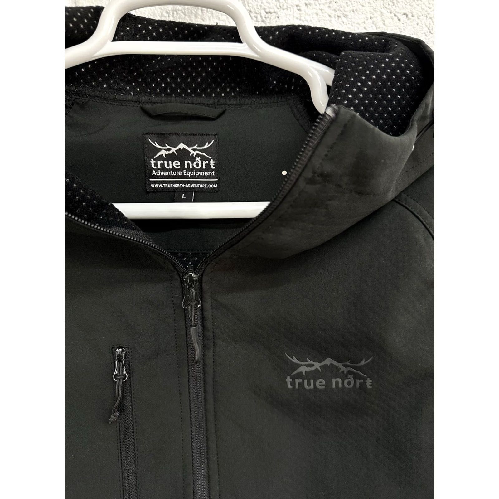 Vintage True North Adventure Softshell Full Zip Hooded Jacket Men L Black Weather Windbreaker Hooded Full Zip Jacket Size US L / EU 52-54 / 3 - 2 Thumbnail