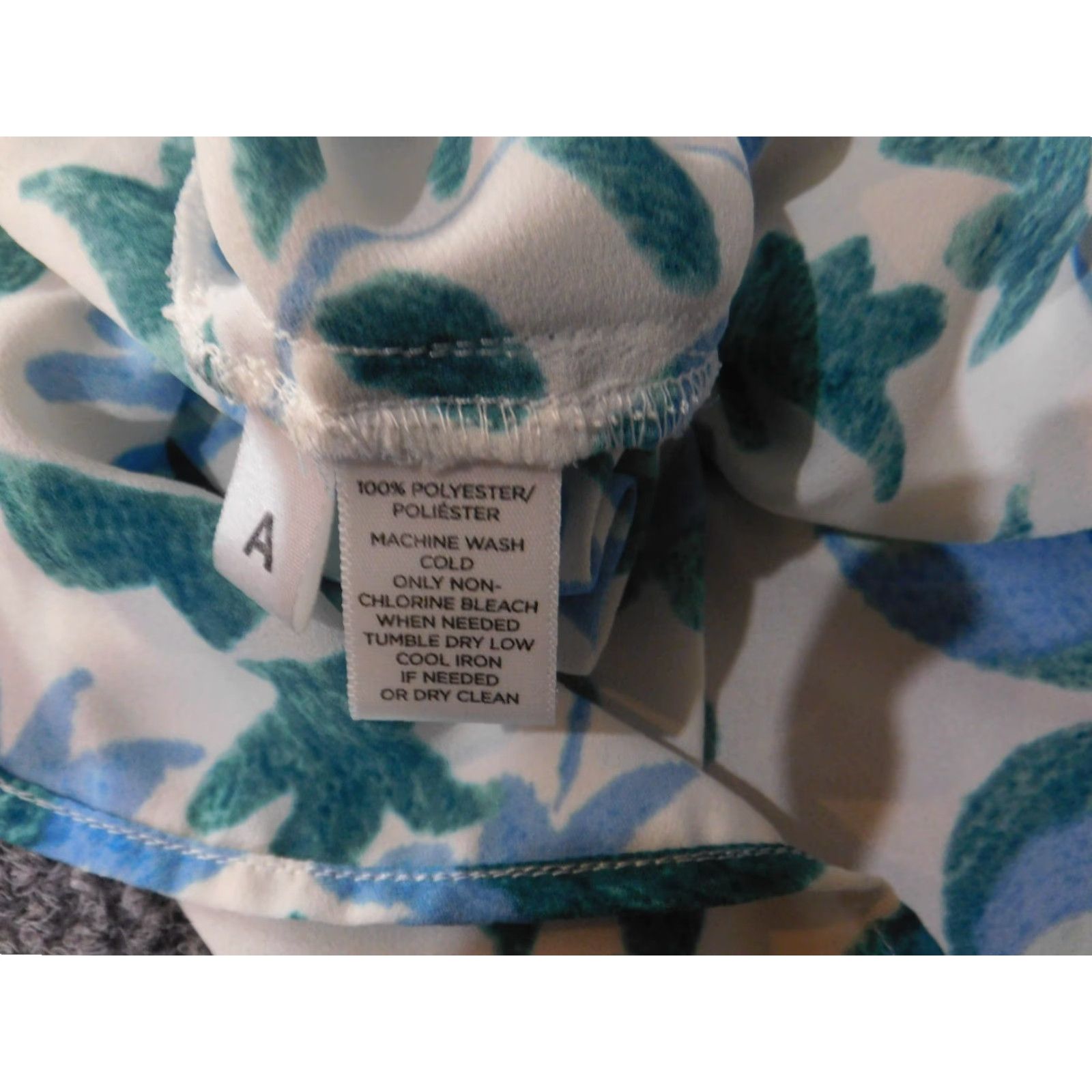 Loft LOFT Blouse Womens Medium White Blue Floral Sleeveless Ruffle Neck Work Top Size M / US 6-8 / IT 42-44 - 6 Thumbnail