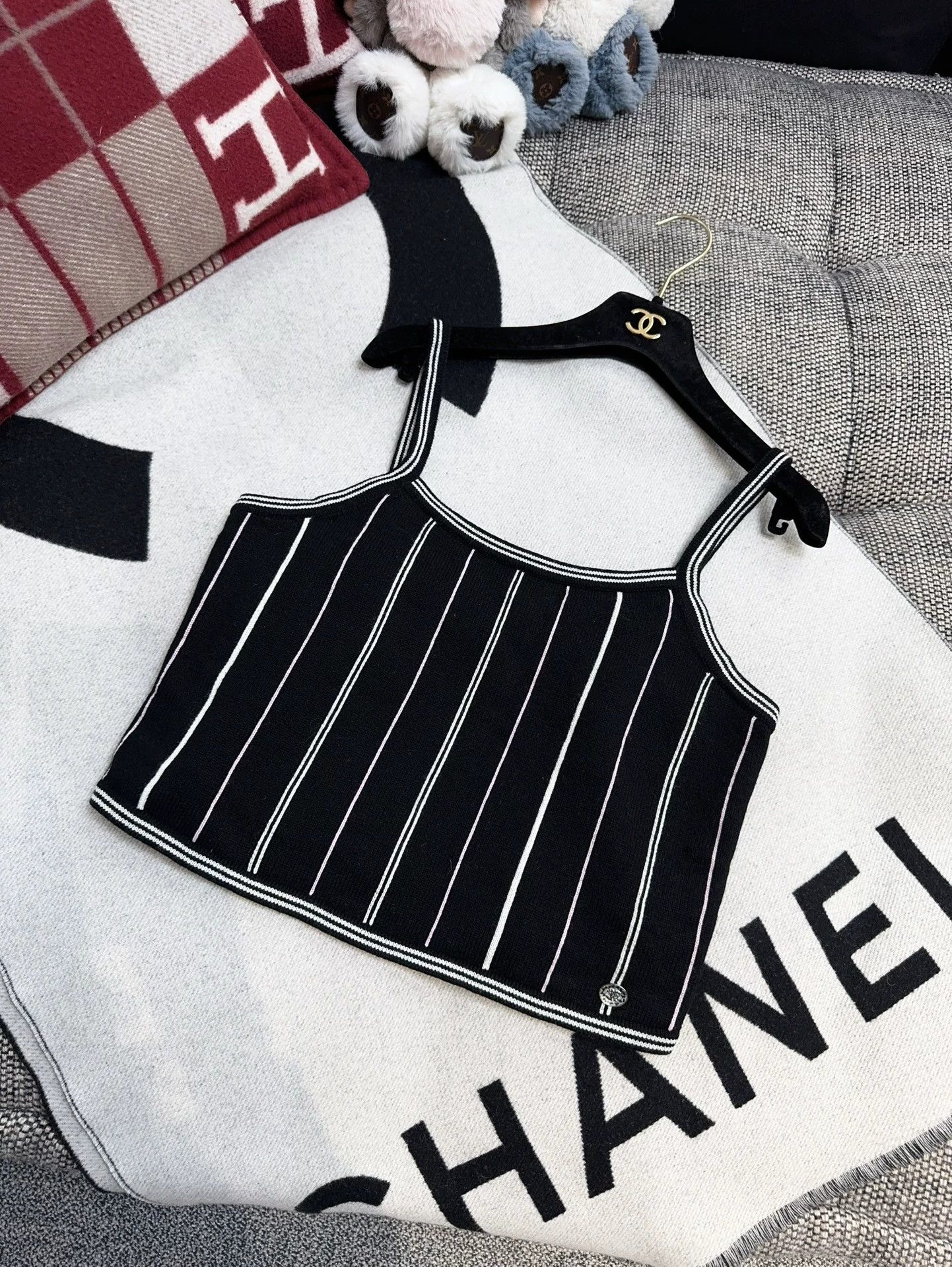 Chanel Chanel 23P Black Vertical Stripe Knit Camisole 38 Size S / US 4 / IT 40 - 1 Thumbnail
