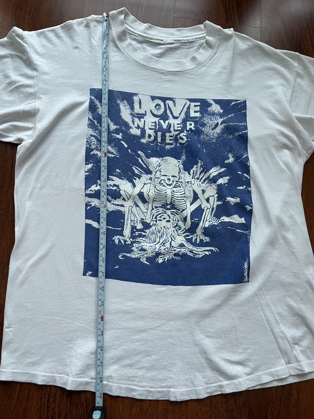 Other 90s Fashion Victim " Love Never Dies" Skeleton Freaky shirt Size US XL / EU 56 / 4 - 4 Thumbnail