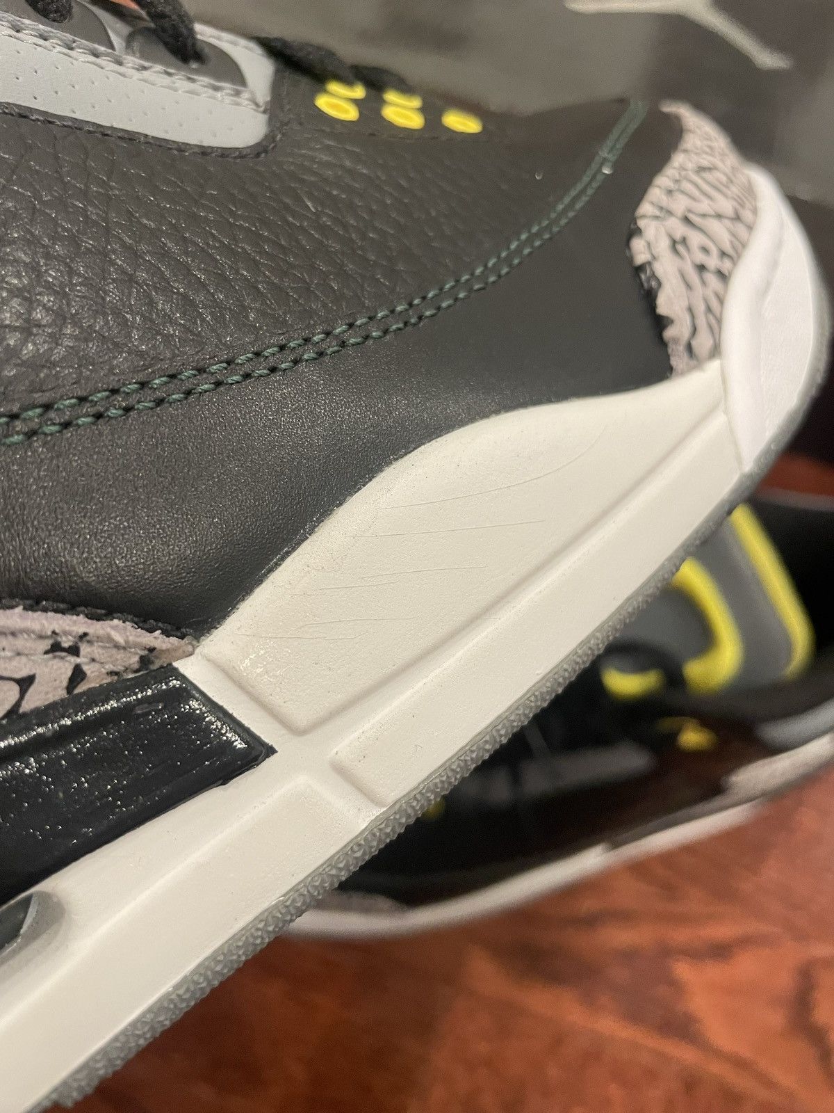 Jordan Brand 100% Authentic Jordan 3 Pitcrew lll Promo Players Pair sz 9 Size US 9 / EU 42 - 5 Thumbnail