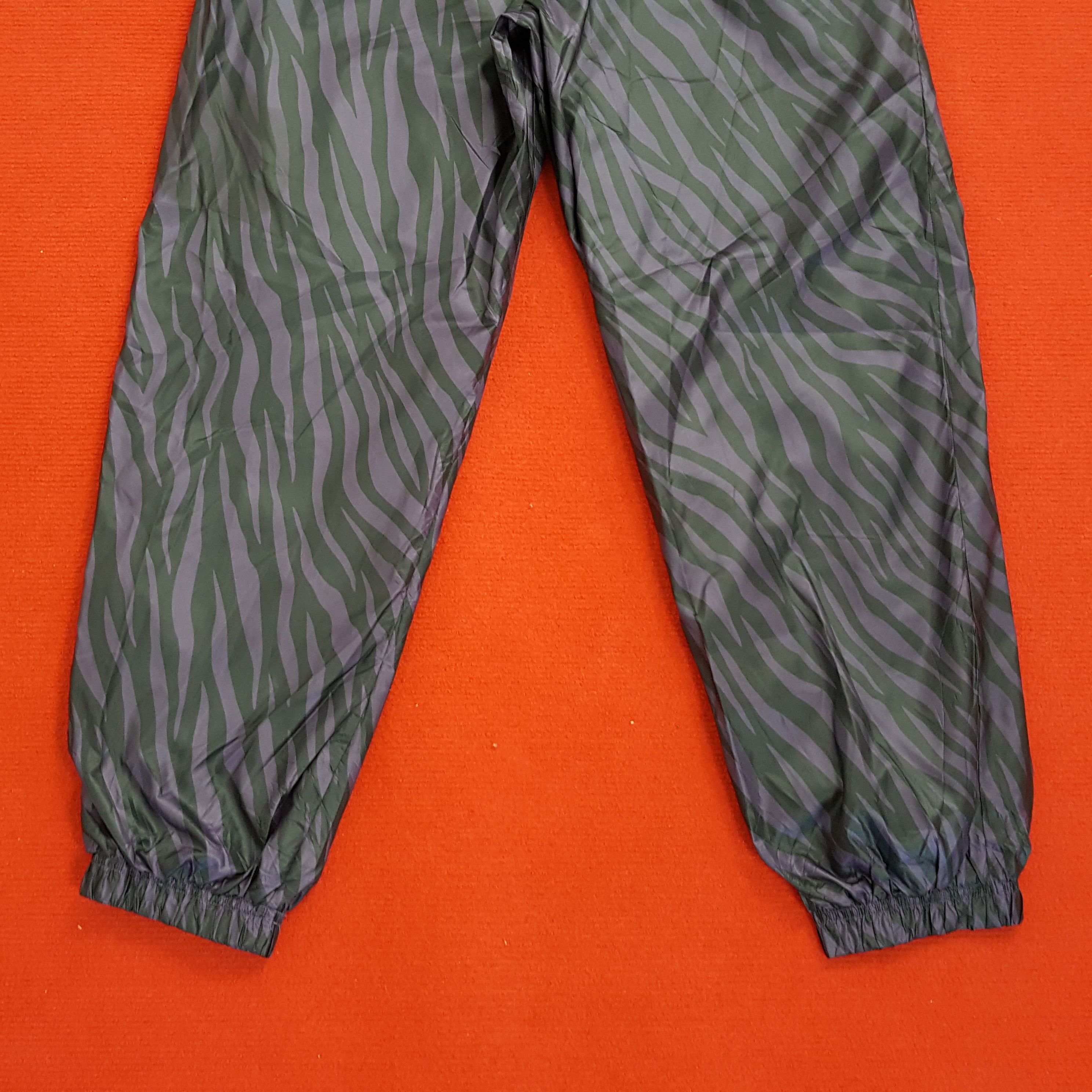 Nike × Vintage Nike Small Logo Design Sportswear Pants Size US 28 / EU 44 - 3 Thumbnail