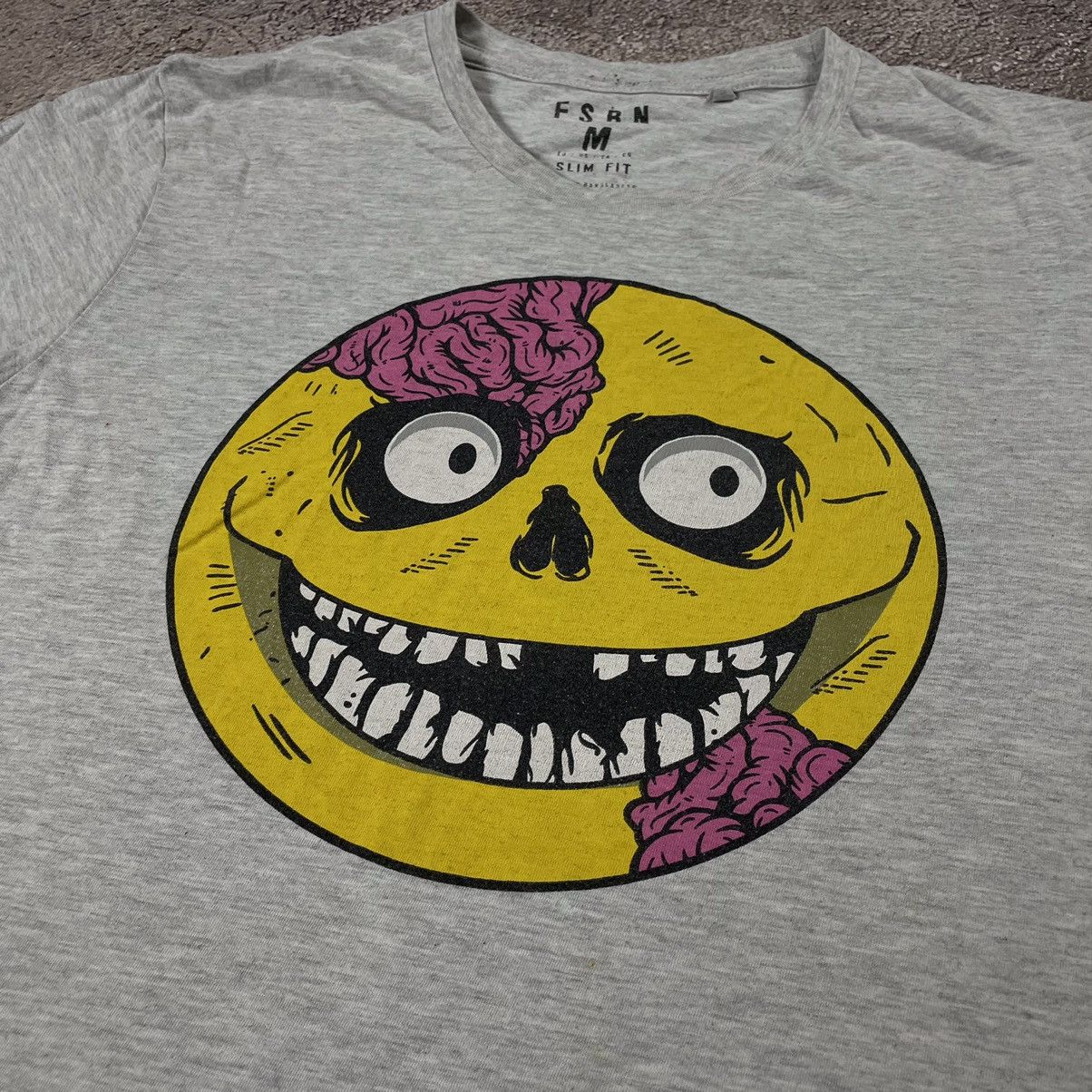 Vintage Vintage Y2K Graphic Tee Creepy Smiley Face Art Streetwear M Size US M / EU 48-50 / 2 - 4 Thumbnail