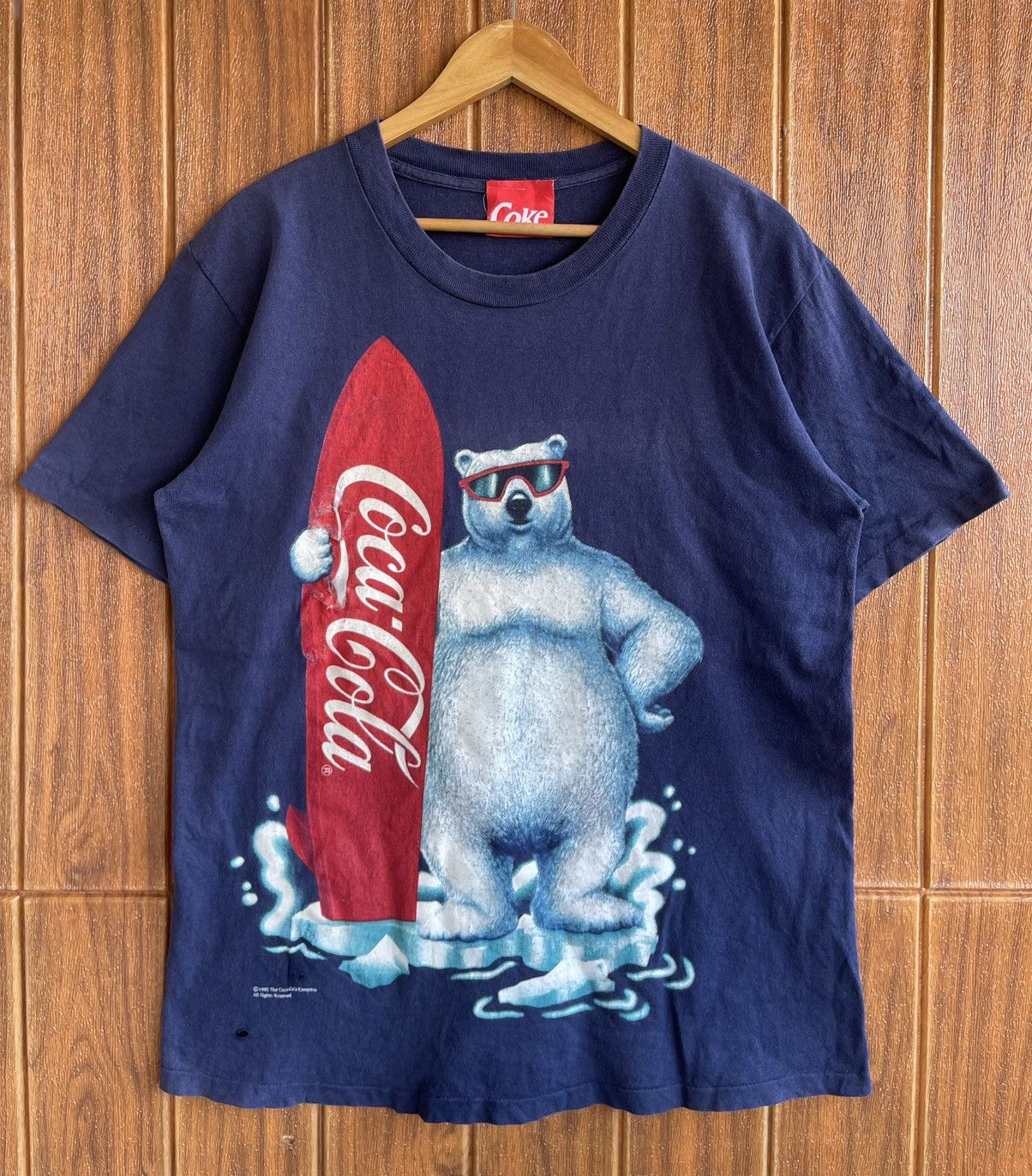 Coca Cola Vintage 90s Sun Faded Thrashed Coca Cola Surfing Bear Tshirt Size US L / EU 52-54 / 3 - 2 Thumbnail