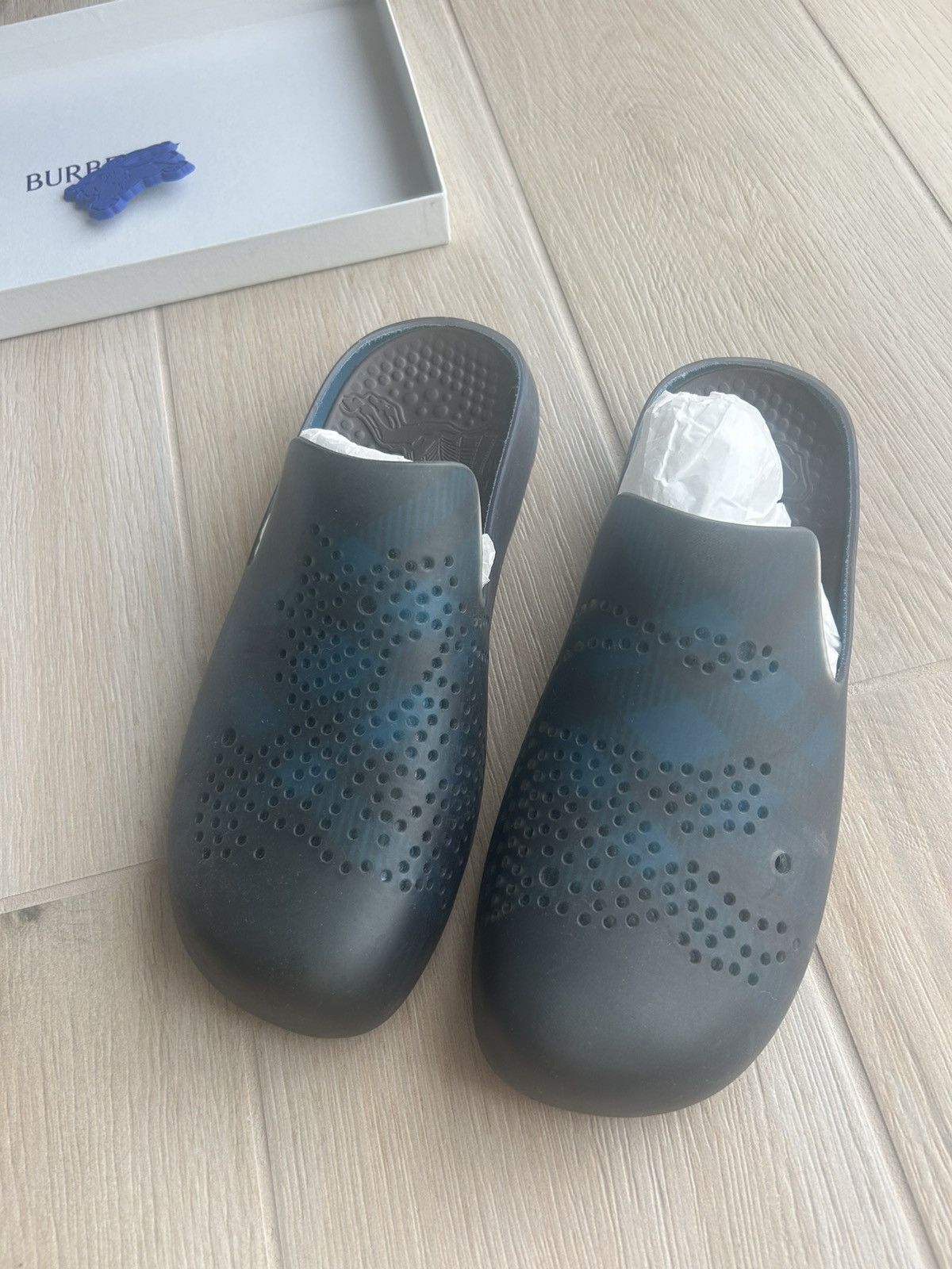 Burberry Burberry - Stingray Clog Size US 12 / EU 45 - 1 Thumbnail