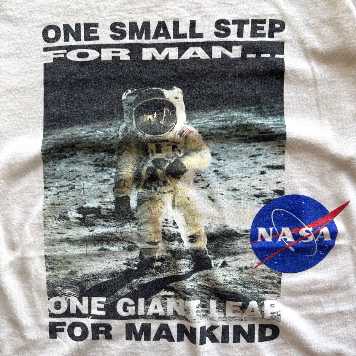 Vintage 1994 Vintage NASA Apollo 11 Neil Armstrong Quote Tee Size US XL / EU 56 / 4 - 5 Thumbnail