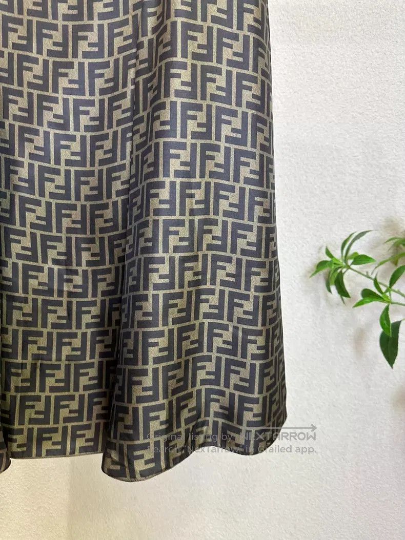 Fendi Fendi Classic Monogram Printed Silk Half Skirt Size 25" / US 0 / IT 36 - 6 Thumbnail