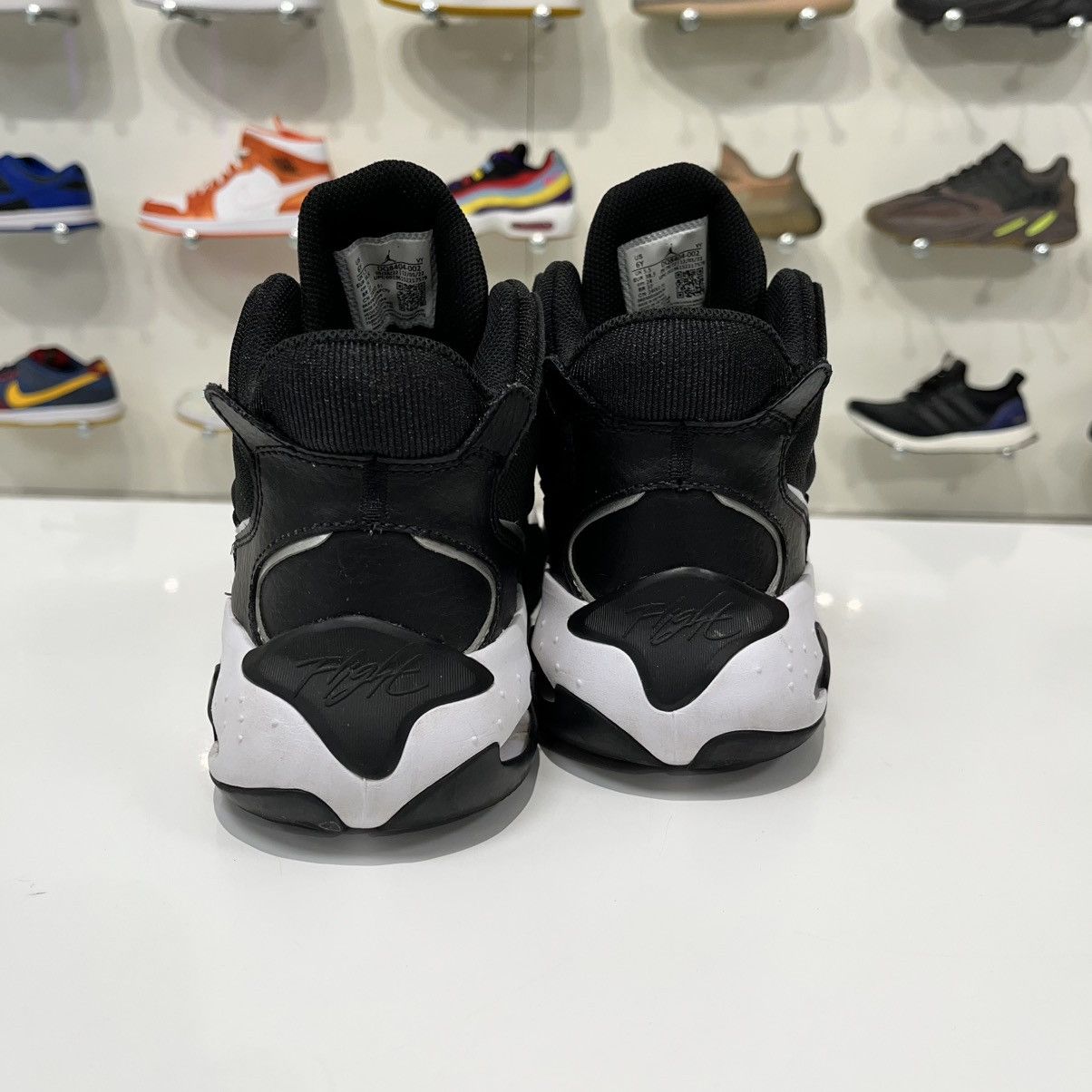 Nike Air Jordan Max Aura 4 Black Metallic Silver (GS) Size US 6 / EU 39 - 5 Thumbnail