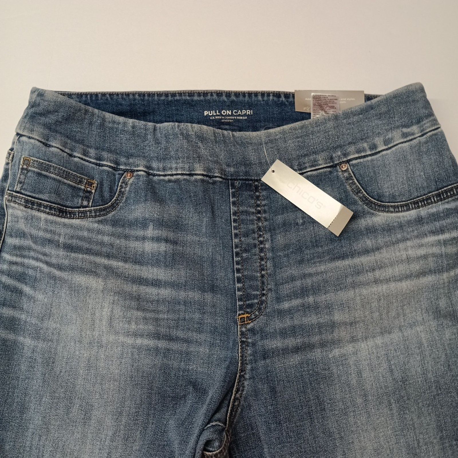 Chicos Chicos Pull On Denim Capris Women's Size 14 Blue Crop Basic Size 36" / US 14 / IT 50 - 4 Thumbnail