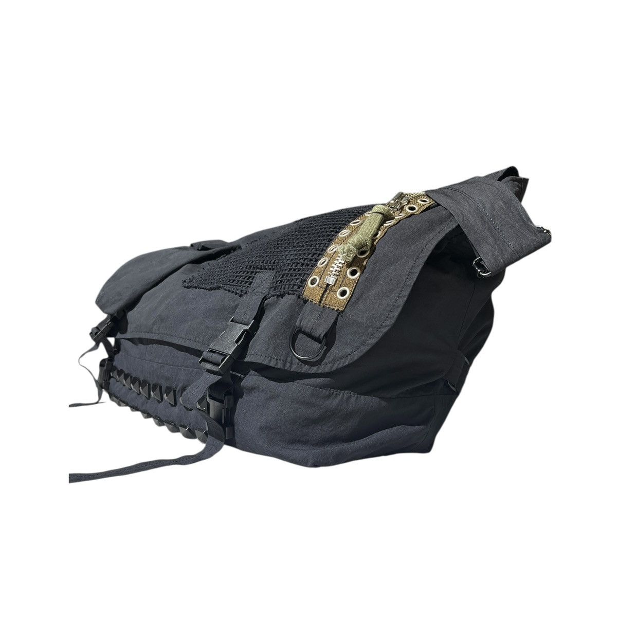Undercover SS06 “T” studded cargo multistrap mesh layer bag Size ONE SIZE - 2 Thumbnail