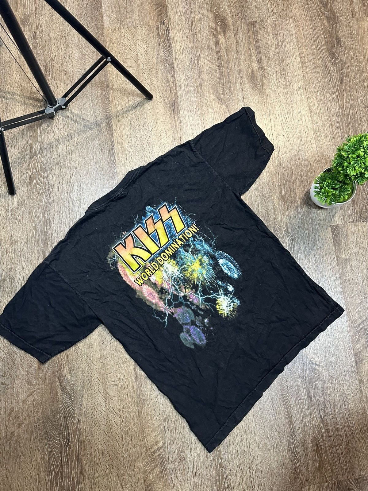 Band Tees Vintage Kiss World Domination With Fireworks T 2004 Rockwear Size US S / EU 44-46 / 1 - 5 Thumbnail