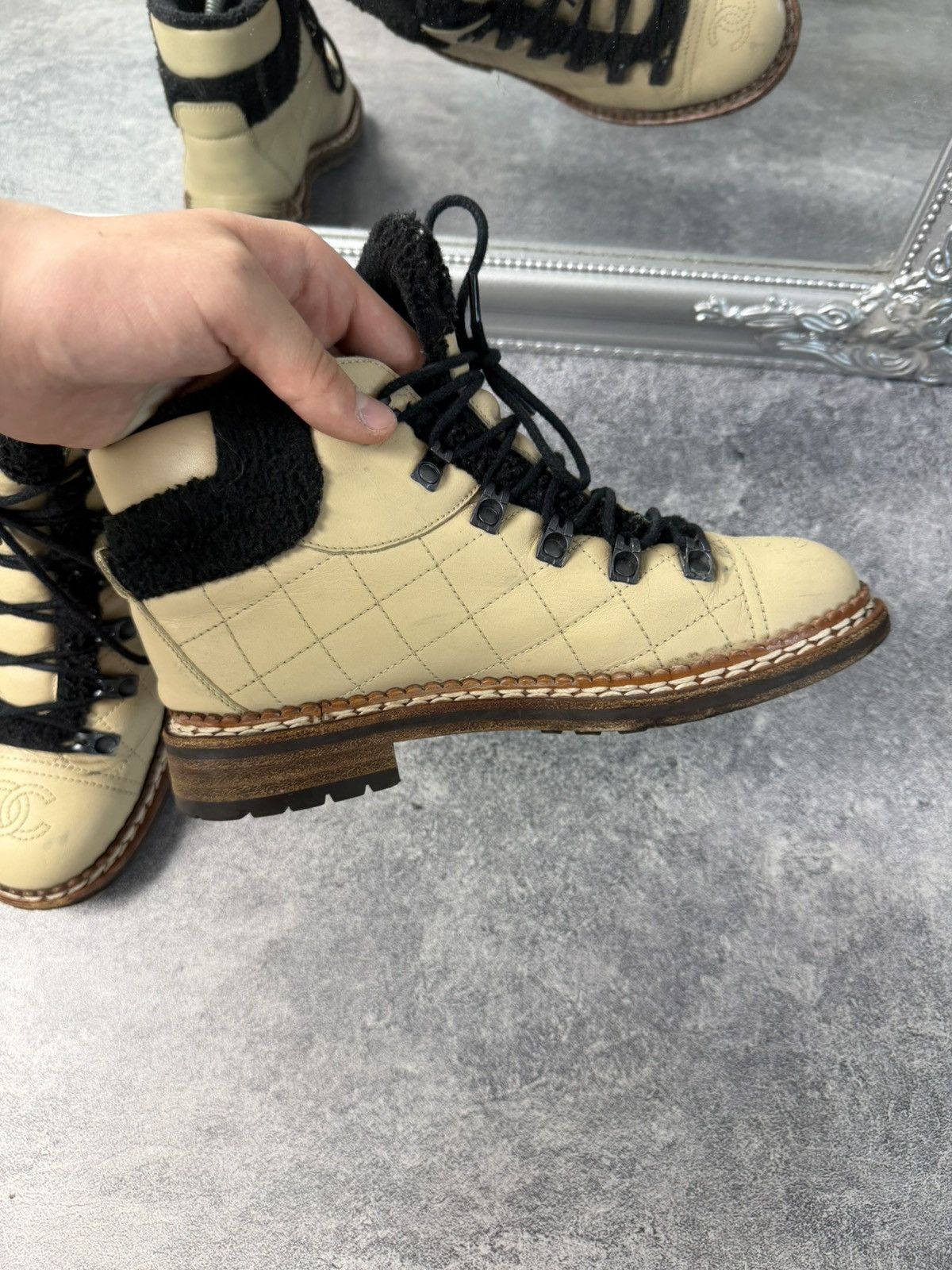 Chanel Chanel Cream Quilted Shearling Boots Size US 8.5 / IT 38.5 - 4 Thumbnail