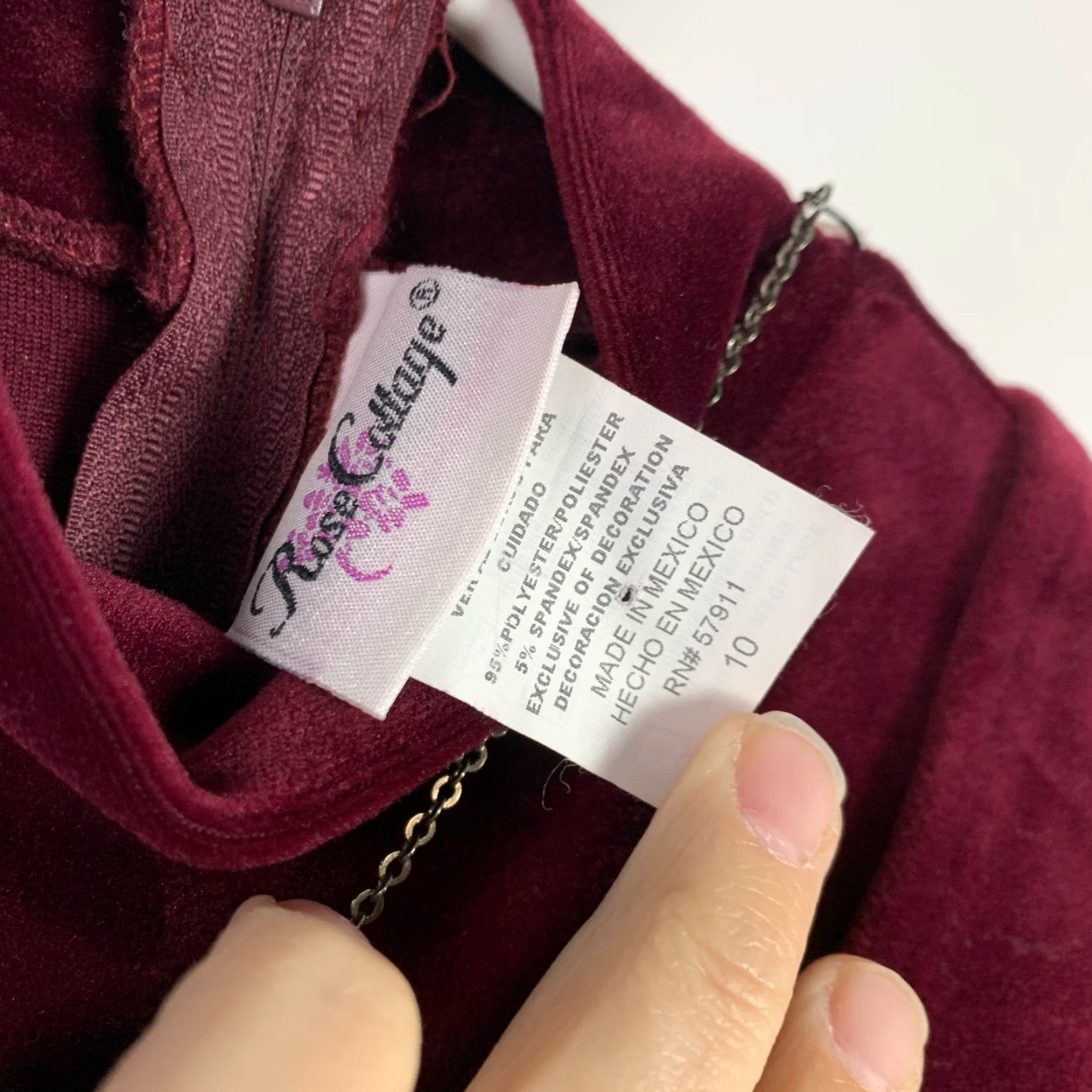 Vintage VINTAGE Rose Cottage Burgundy Velvet Velour Dress 10 Attached Necklace Sleeveless Turtleneck Zip Long 90s Adults Teens Women Size L / US 10 / IT 46 - 4 Thumbnail