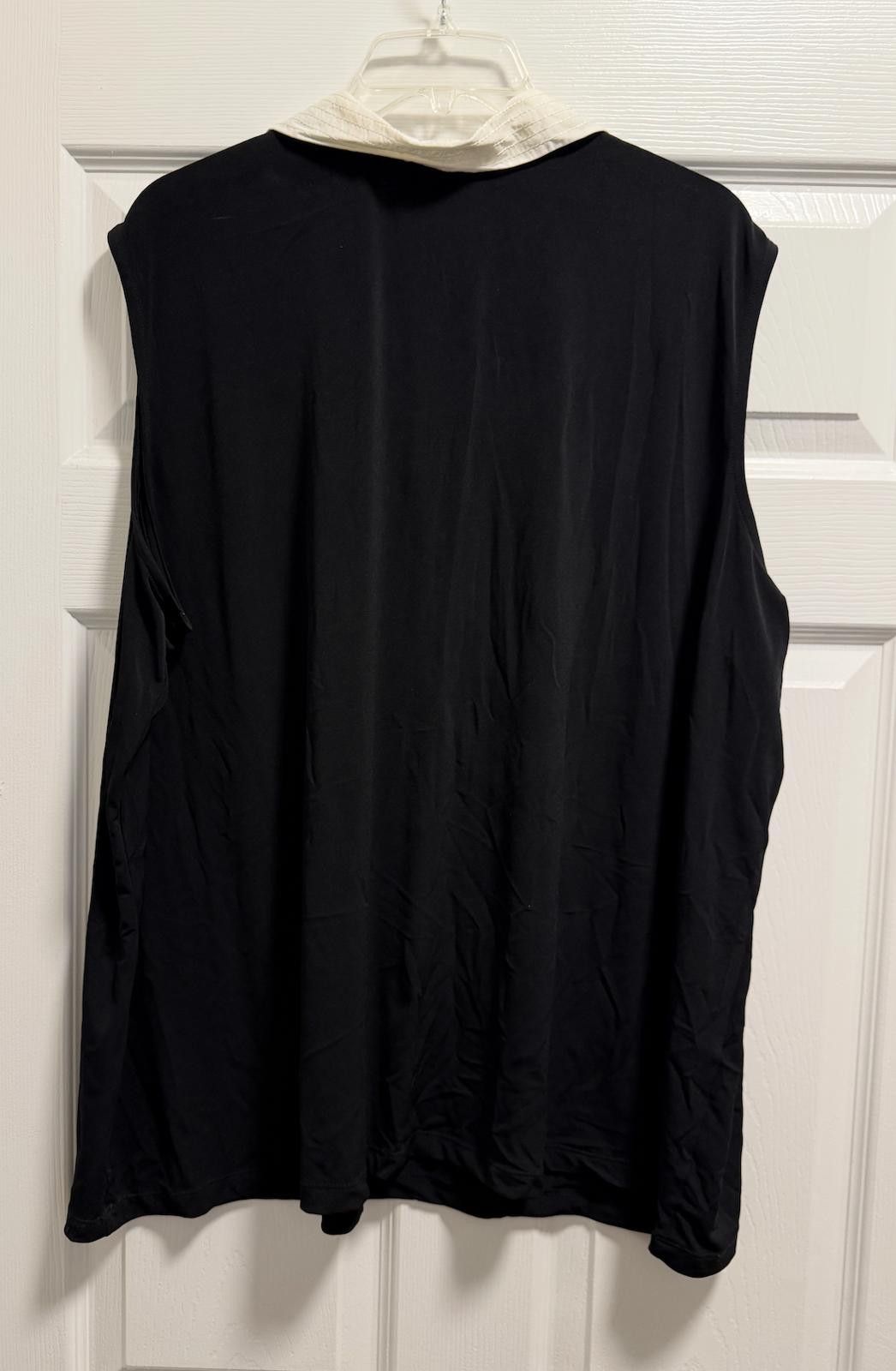 Designer Chic Avenue Stretch Black Top w/ White Collar – 26/28 Blouse Size M / US 6-8 / IT 42-44 - 5 Thumbnail