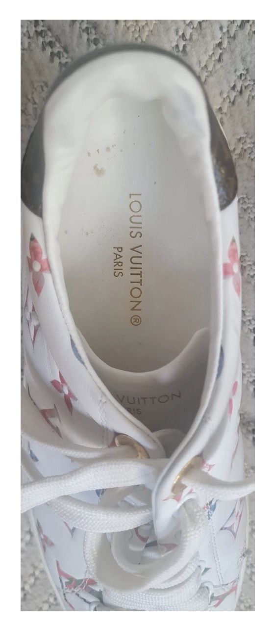Louis Vuitton LV sneakers -authentication tag attached✅very good condition Size US 7 / IT 37 - 4 Thumbnail