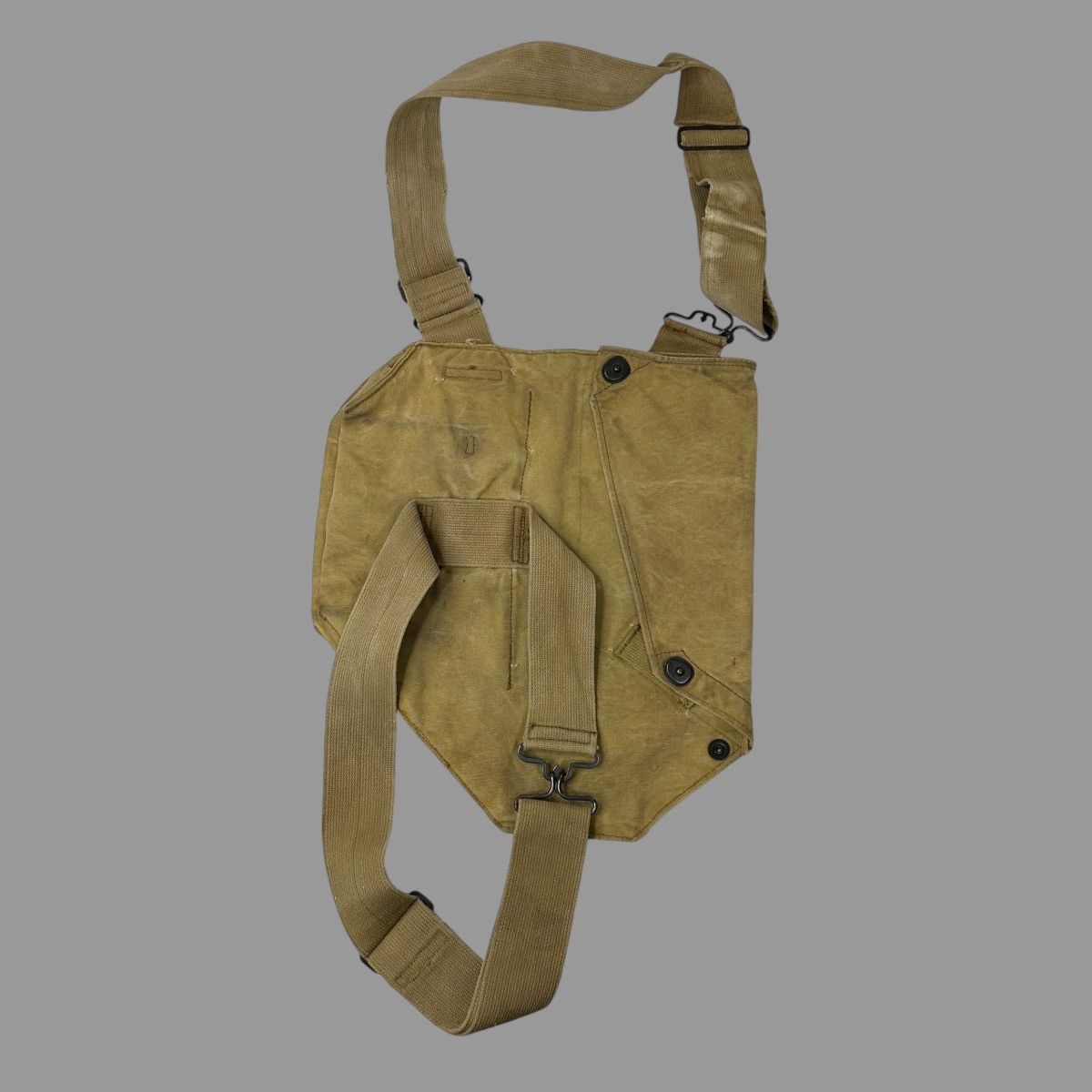 Vintage Vintage ww2 gas mask bag Size ONE SIZE - 2 Thumbnail