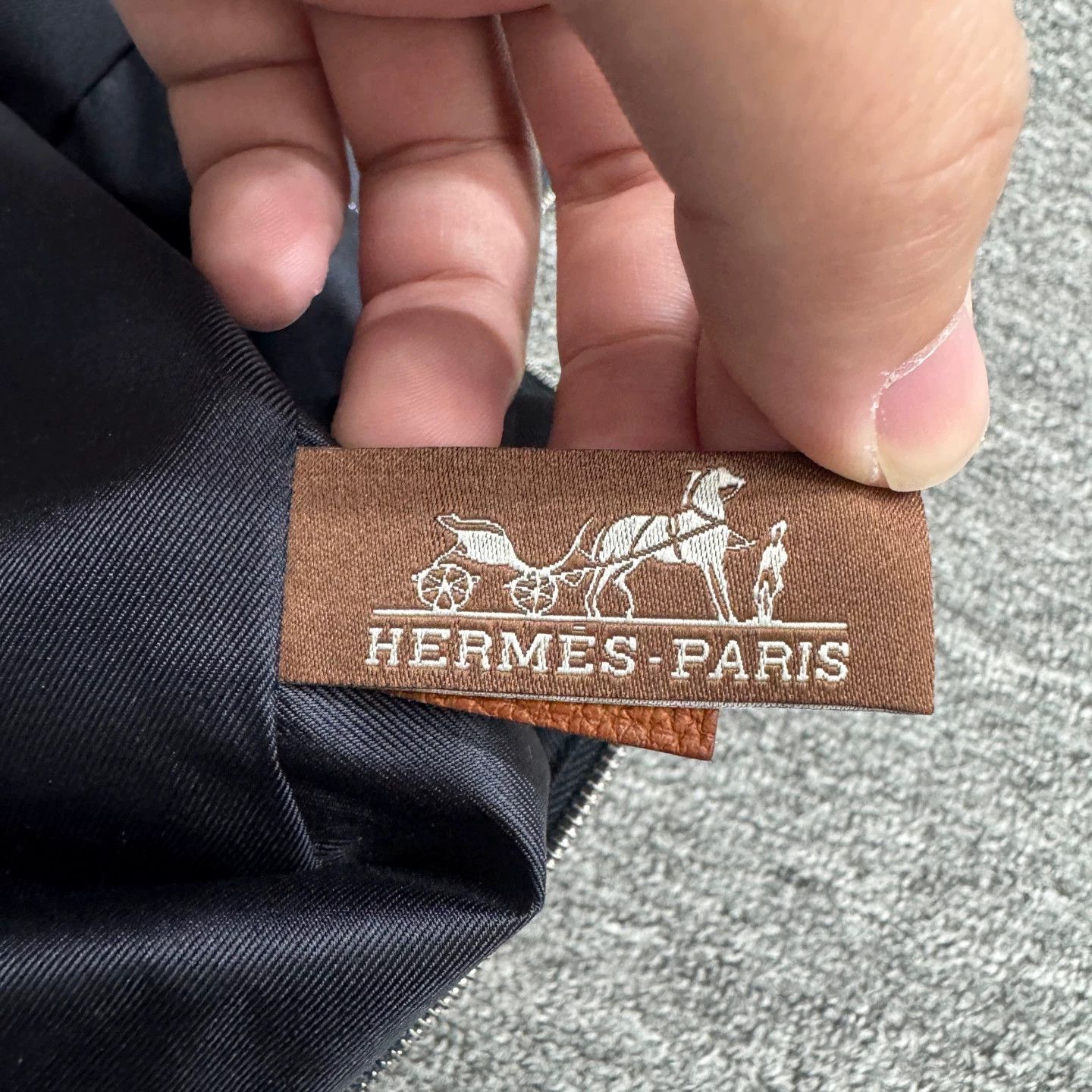 Hermes Hermes Cashew Print Mulberry Silk Case 25x20x10cm Size ONE SIZE - 5 Thumbnail