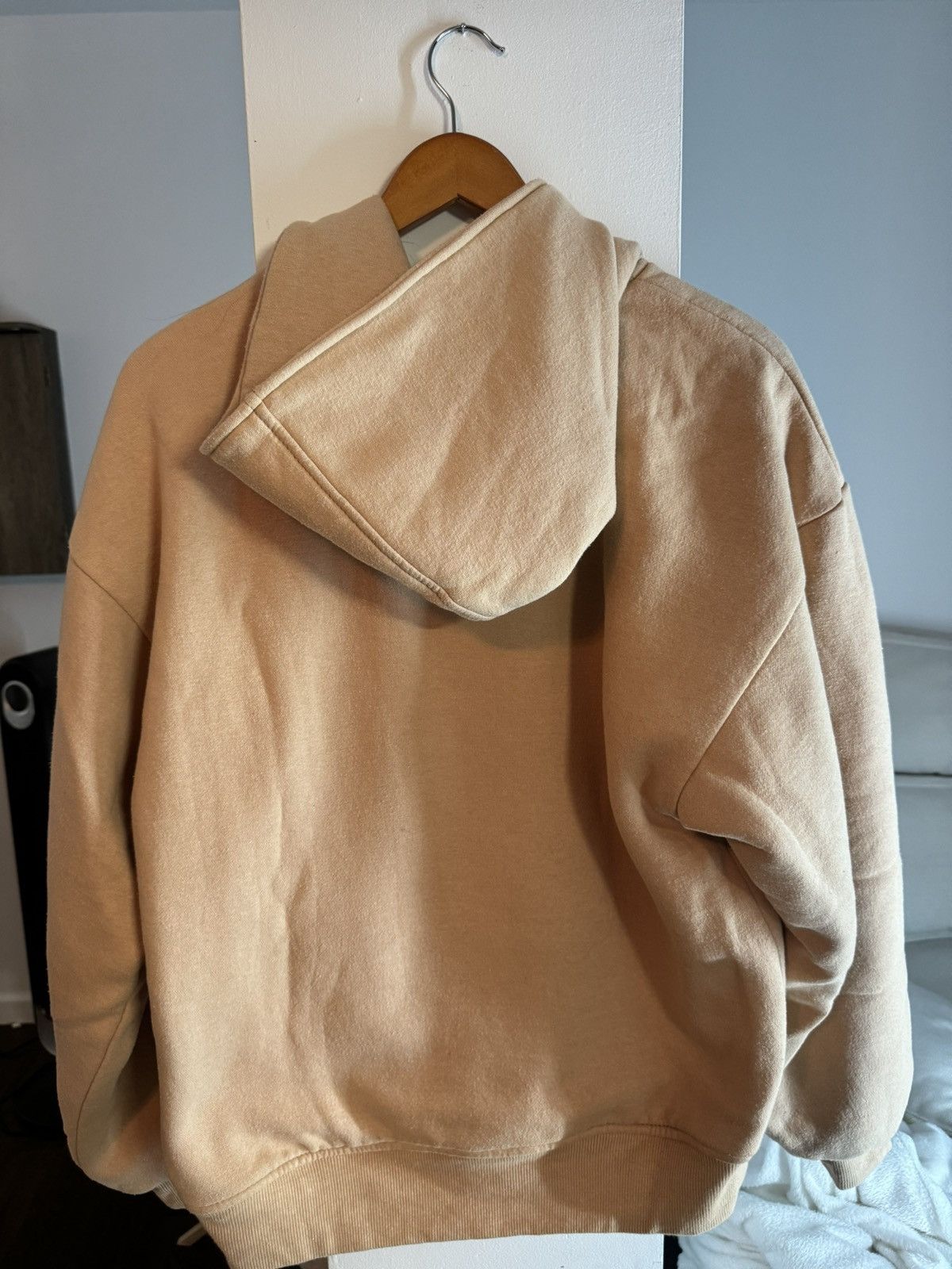 Thirteen Studios Boxy thirteen studios hoodie! Size US M / EU 48-50 / 2 - 4 Thumbnail