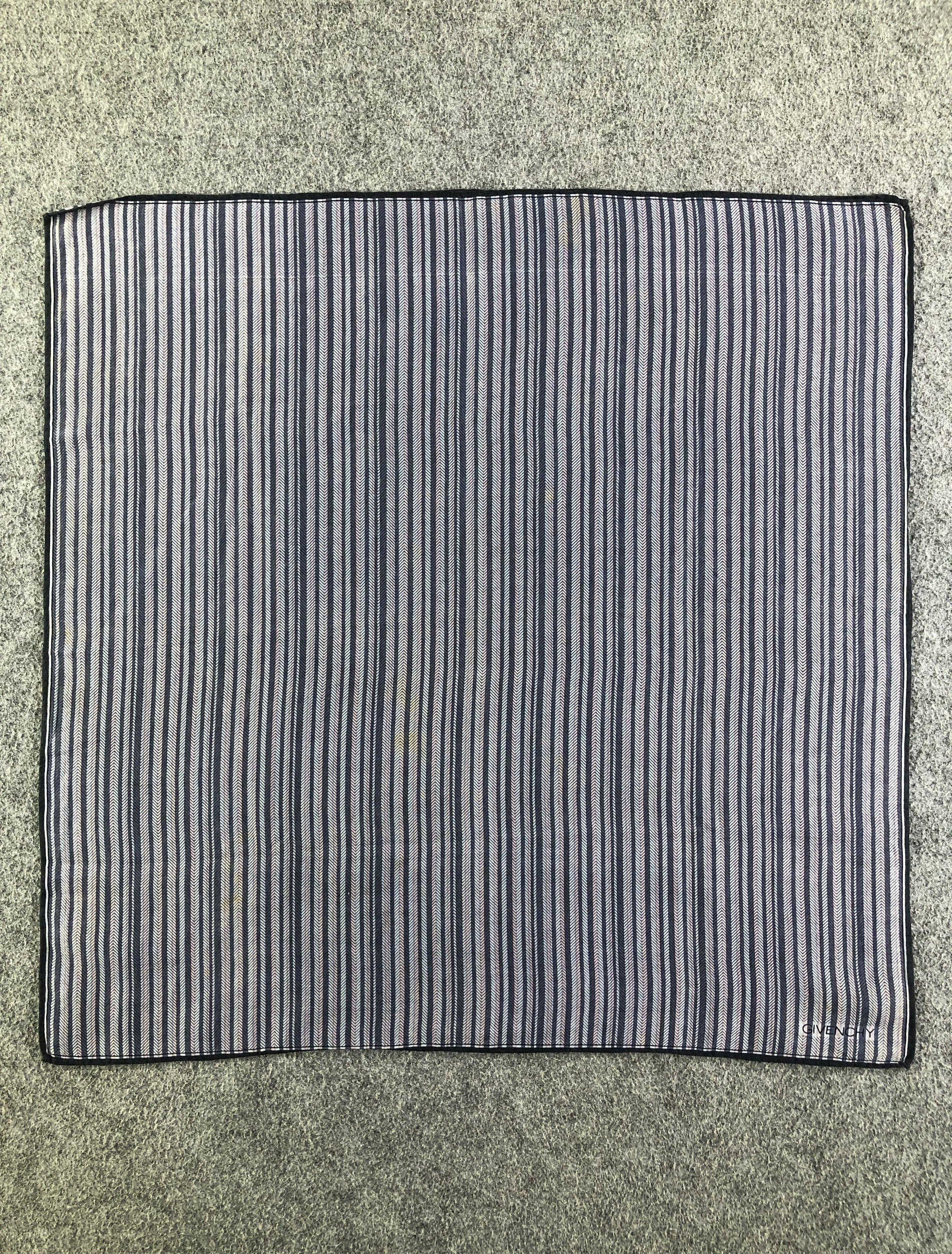 Vintage Givenchy Handkerchief / Bandana / Neckerchief Size ONE SIZE - 3 Thumbnail