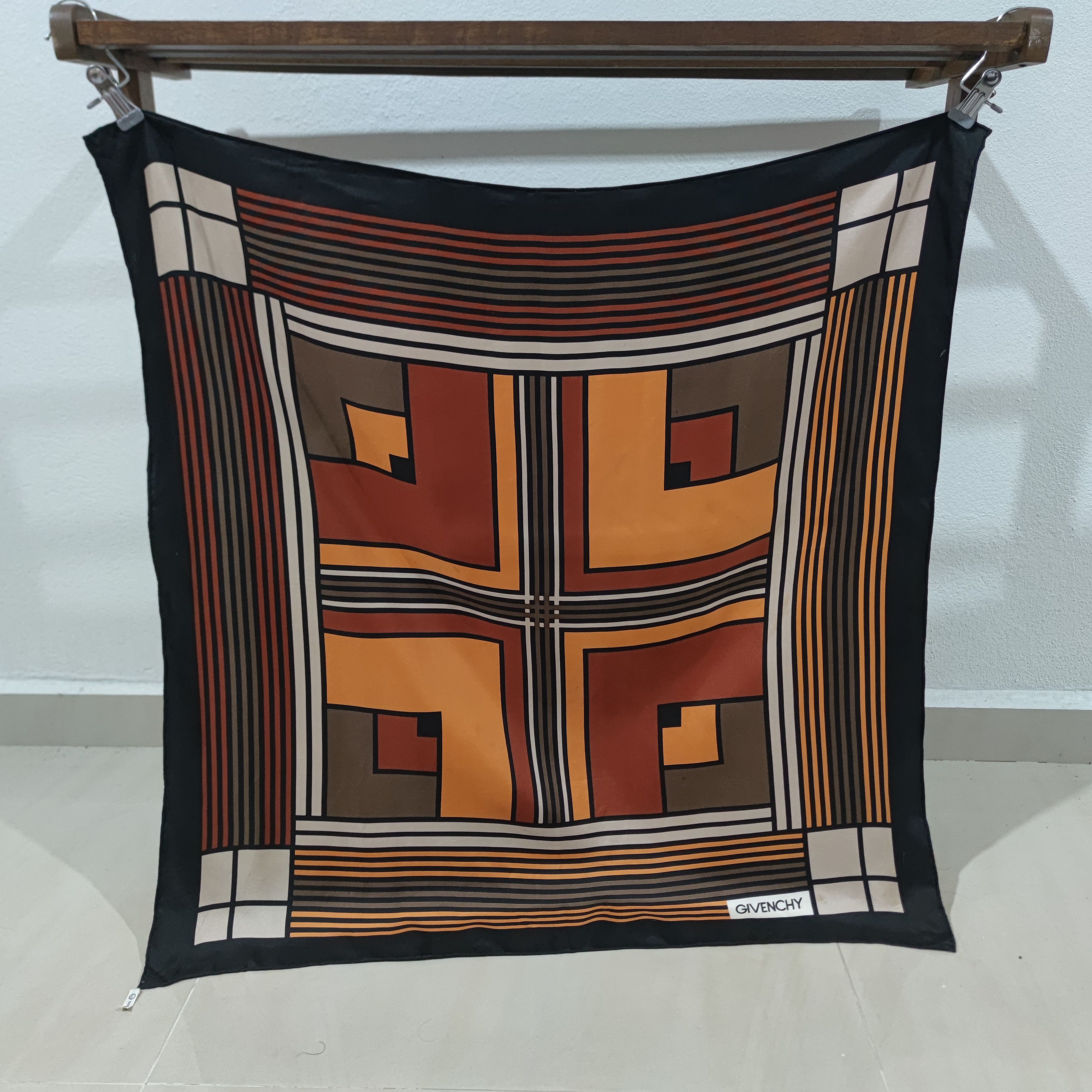 Givenchy VINTAGE GIVENCHY GEOMETRIC PATTERN 100% SILK SCARF Size ONE SIZE - 1 Thumbnail