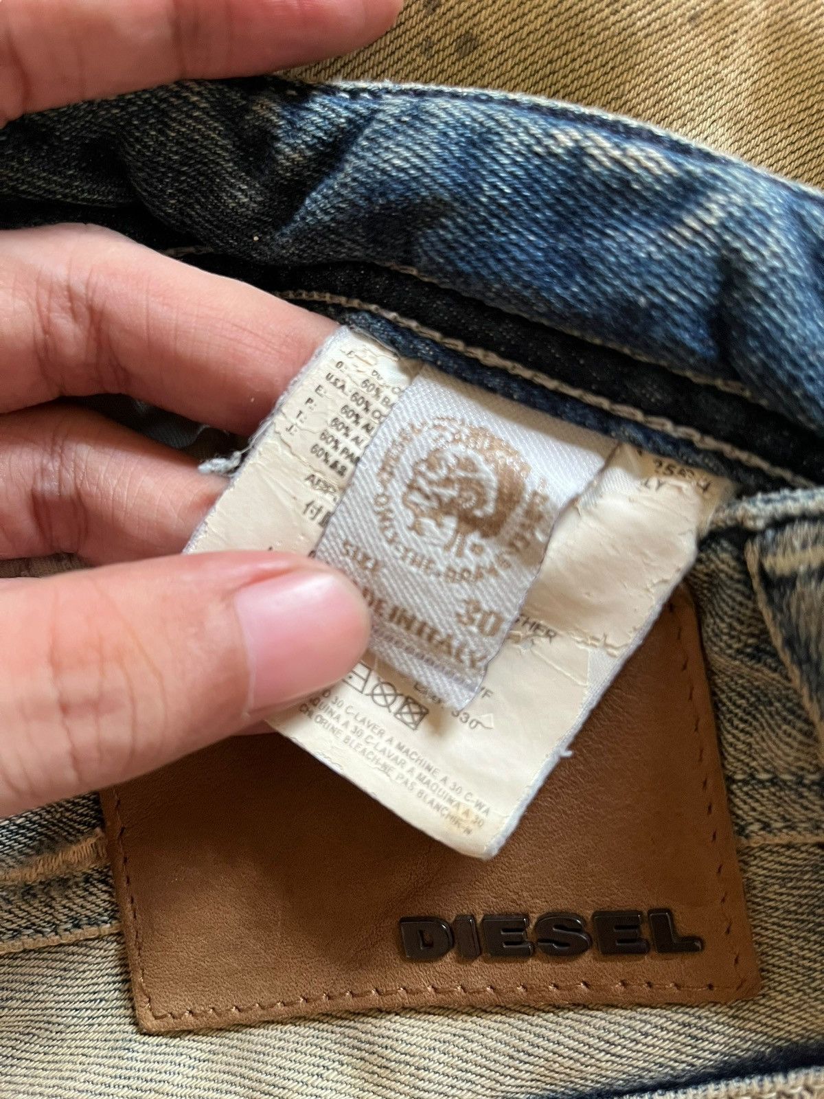 Diesel × Diesel Black Gold Vintage Diesel Viker Rusty Wash Distressed Loose Jeans Size US 32 / EU 48 - 9 Thumbnail