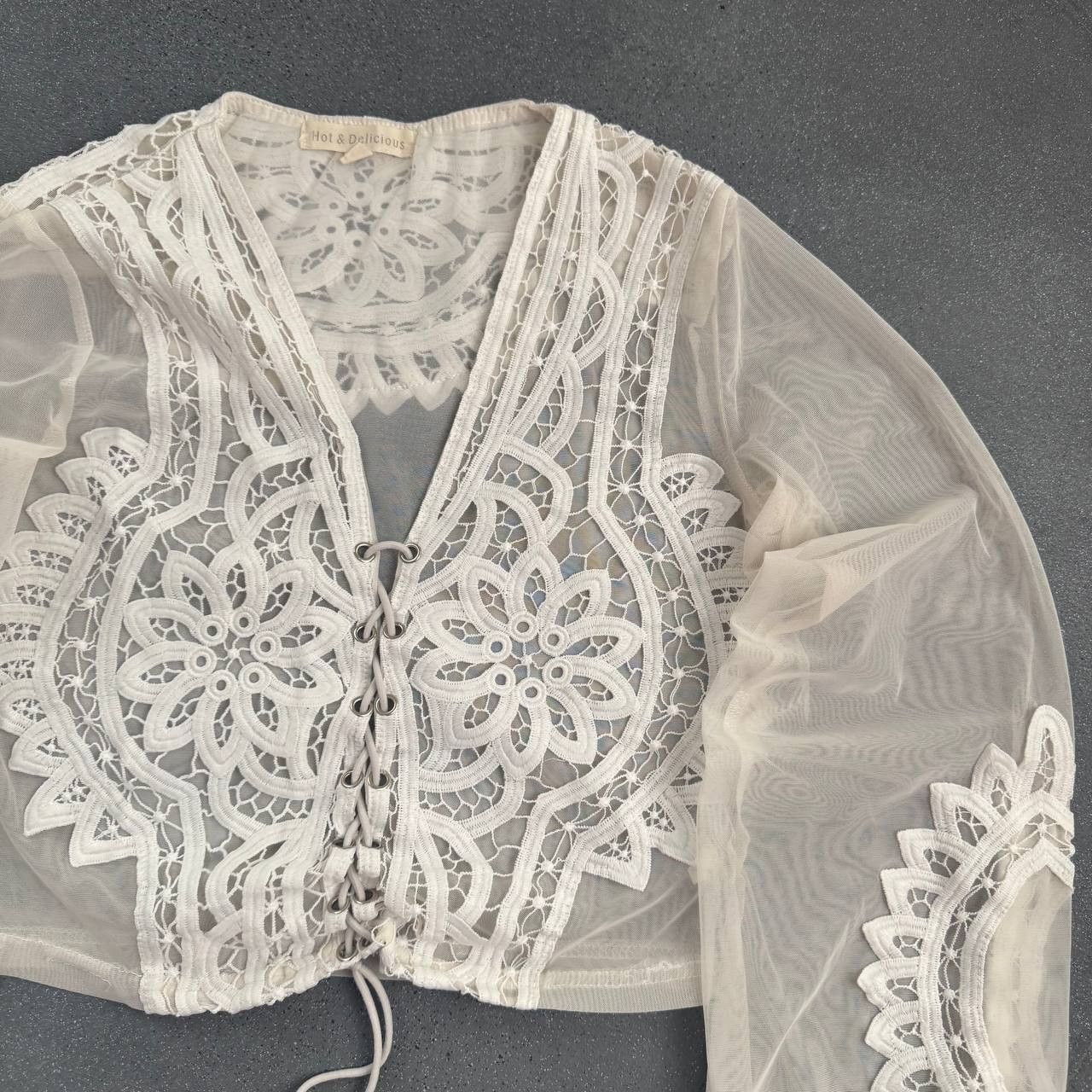 Japanese Brand Vintage Mesh Lace Long Sleeve Blouse Size M / US 6-8 / IT 42-44 - 4 Thumbnail