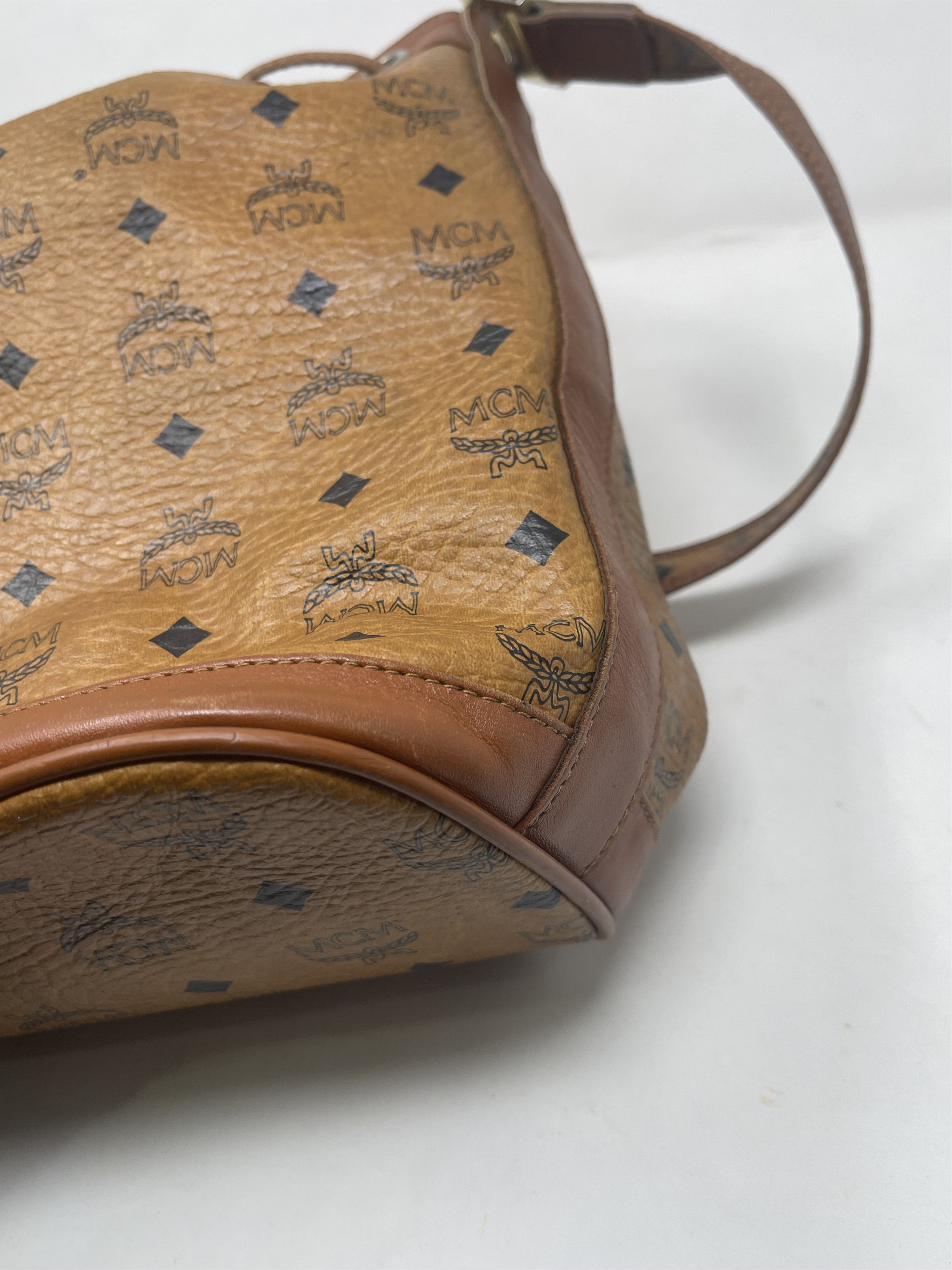 MCM Vintage MCM Cross Body Bucket Design Size ONE SIZE - 7 Thumbnail