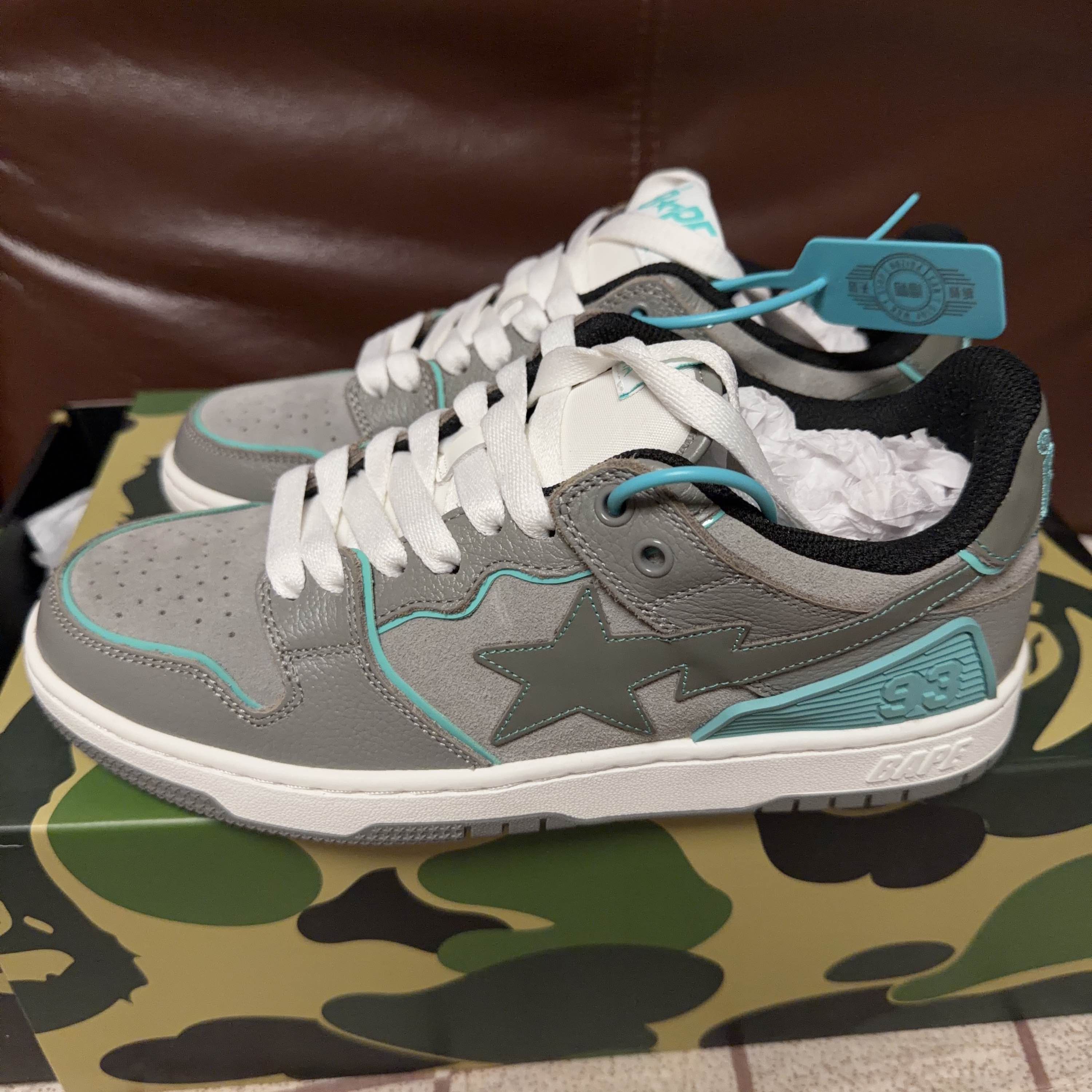 Bape A BATHING APE Grey Leather Sk8 Sta Low-Top Sneakers US 7 Size US 7 / EU 40 - 1 Thumbnail