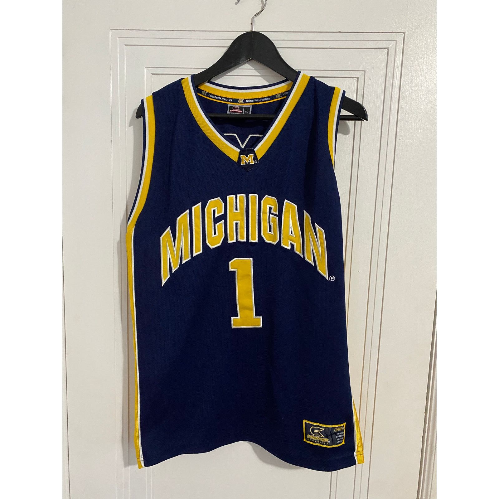 Colosseum Athletics Michigan Wolverines College Basketball Jersey Size XL Size US XL / EU 56 / 4 - 1 Thumbnail