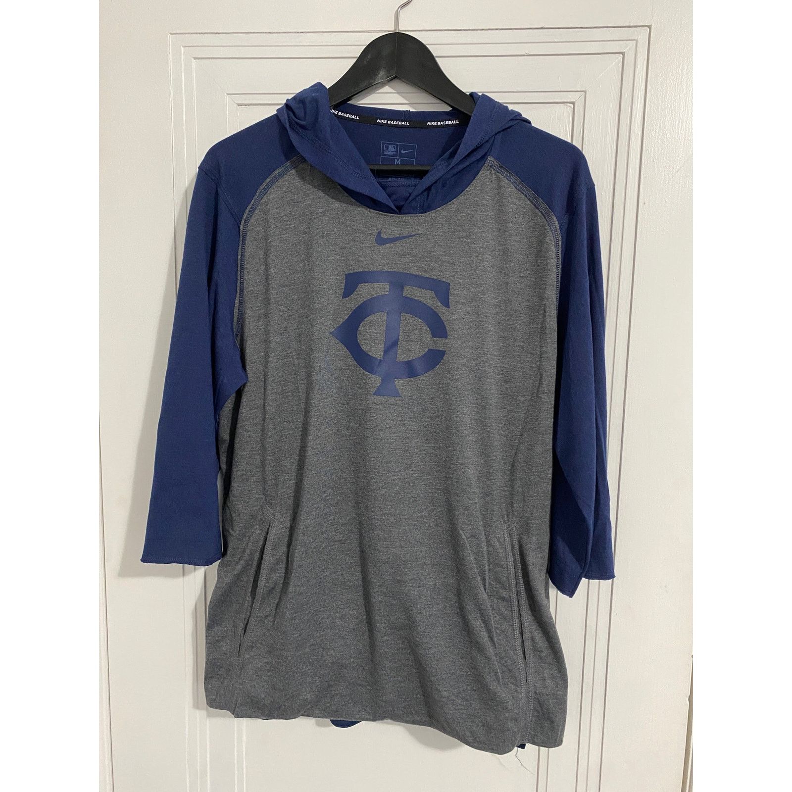 Nike Minnesota Twins Nike Baseball Hoodie T-shirt Size Medium Size US M / EU 48-50 / 2 - 1 Thumbnail