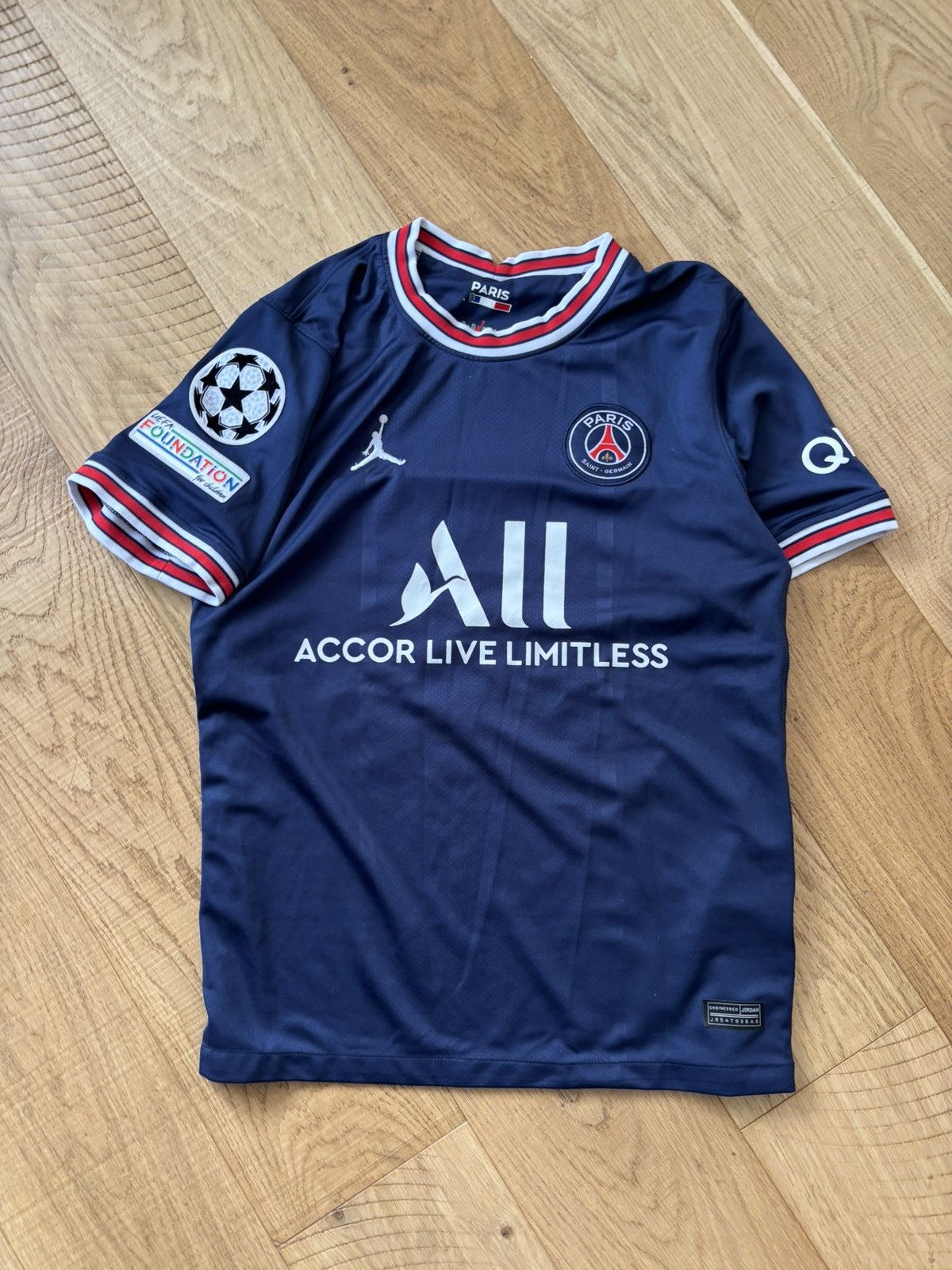 Jordan Brand × UEFA Pairs Saint Germain X Jordan football jersey Size US S / EU 44-46 / 1 - 1 Thumbnail