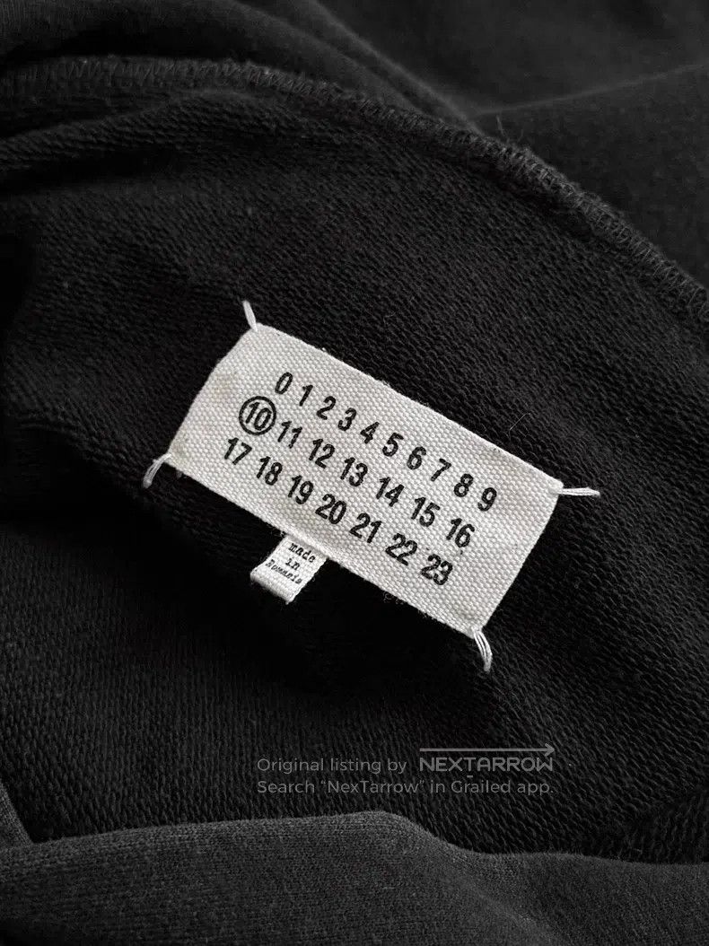 Maison Margiela Maison Margiela Inverted Logo Sweatshirt Size US S / EU 44-46 / 1 - 7 Thumbnail